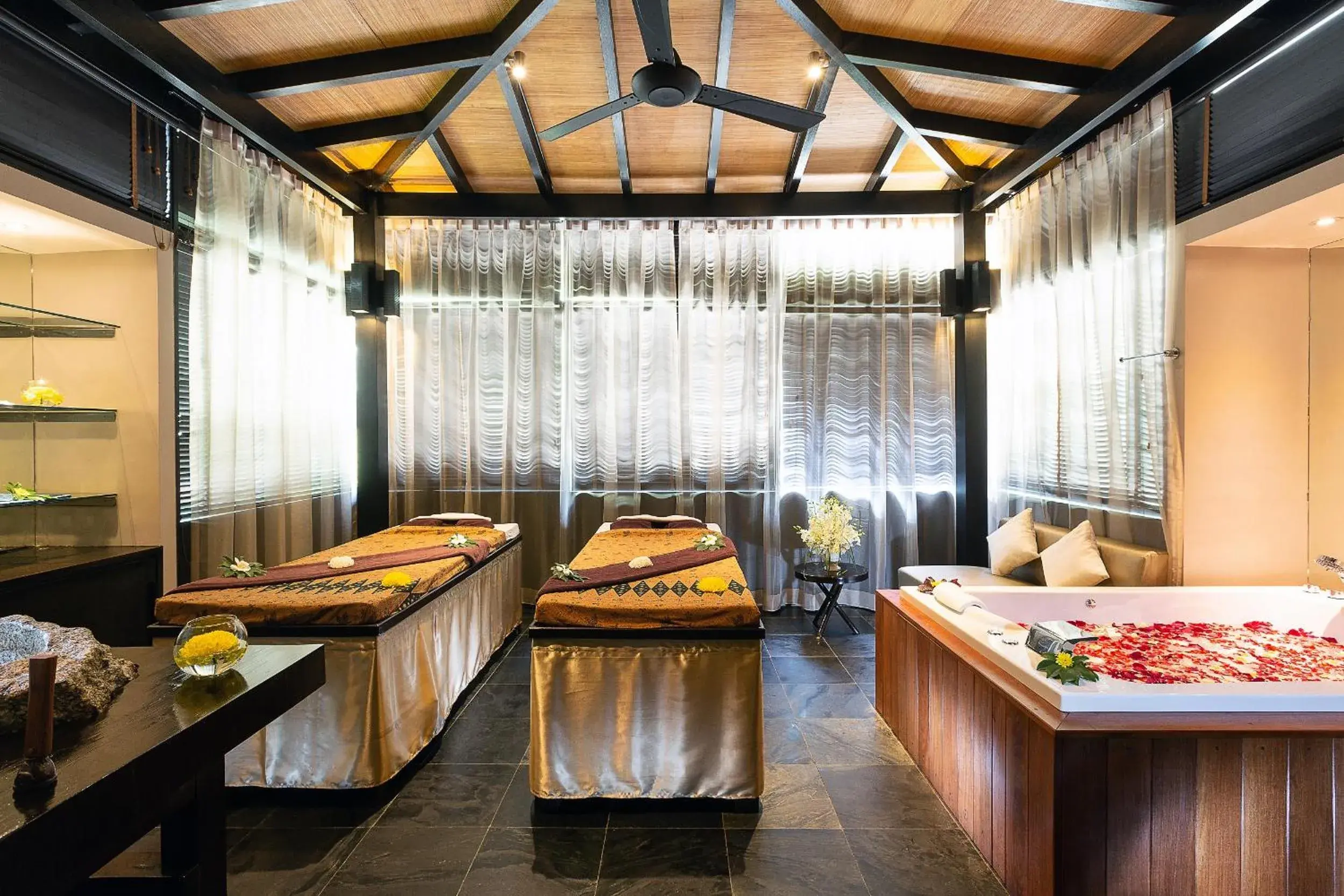 Massage, Restaurant/Places to Eat in Nikki Beach Resort & Spa Koh Samui