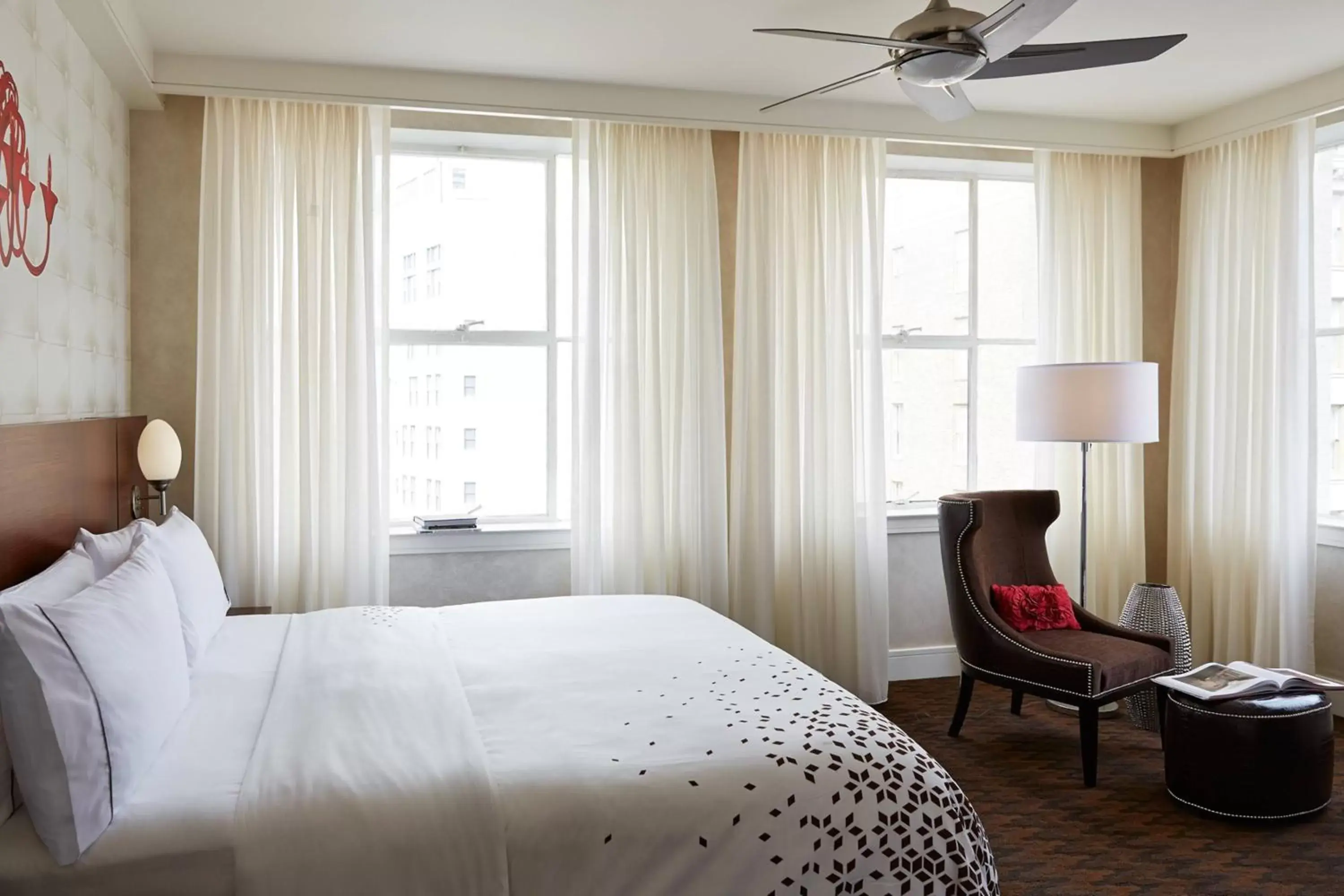 Photo of the whole room, Bed in Renaissance New Orleans Pere Marquette French Quarter Area Hotel