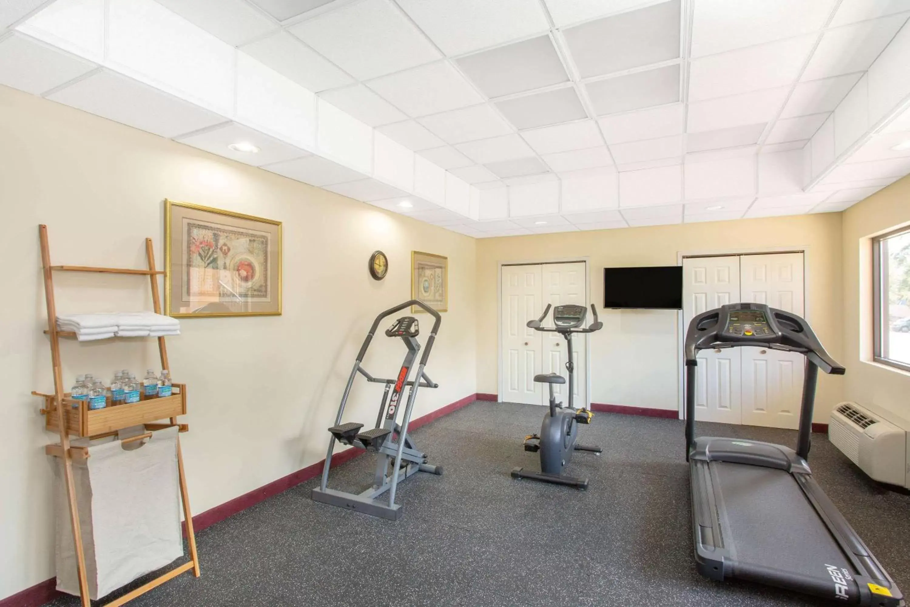 Fitness centre/facilities, Fitness Center/Facilities in Baymont by Wyndham Midway Tallahassee