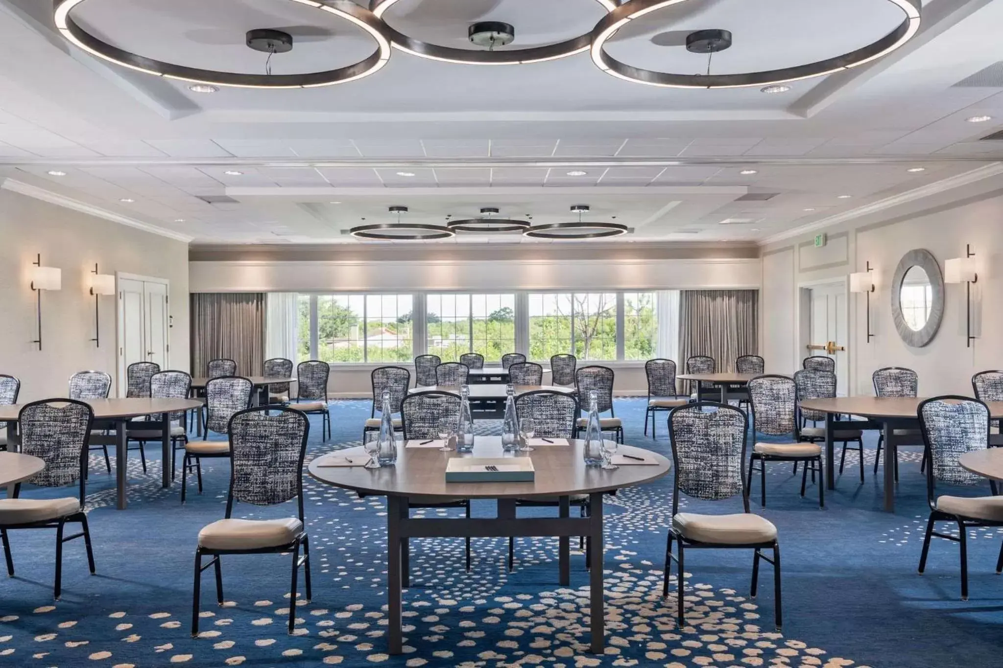 Meeting/conference room, Restaurant/Places to Eat in DoubleTree Suites by Hilton Naples