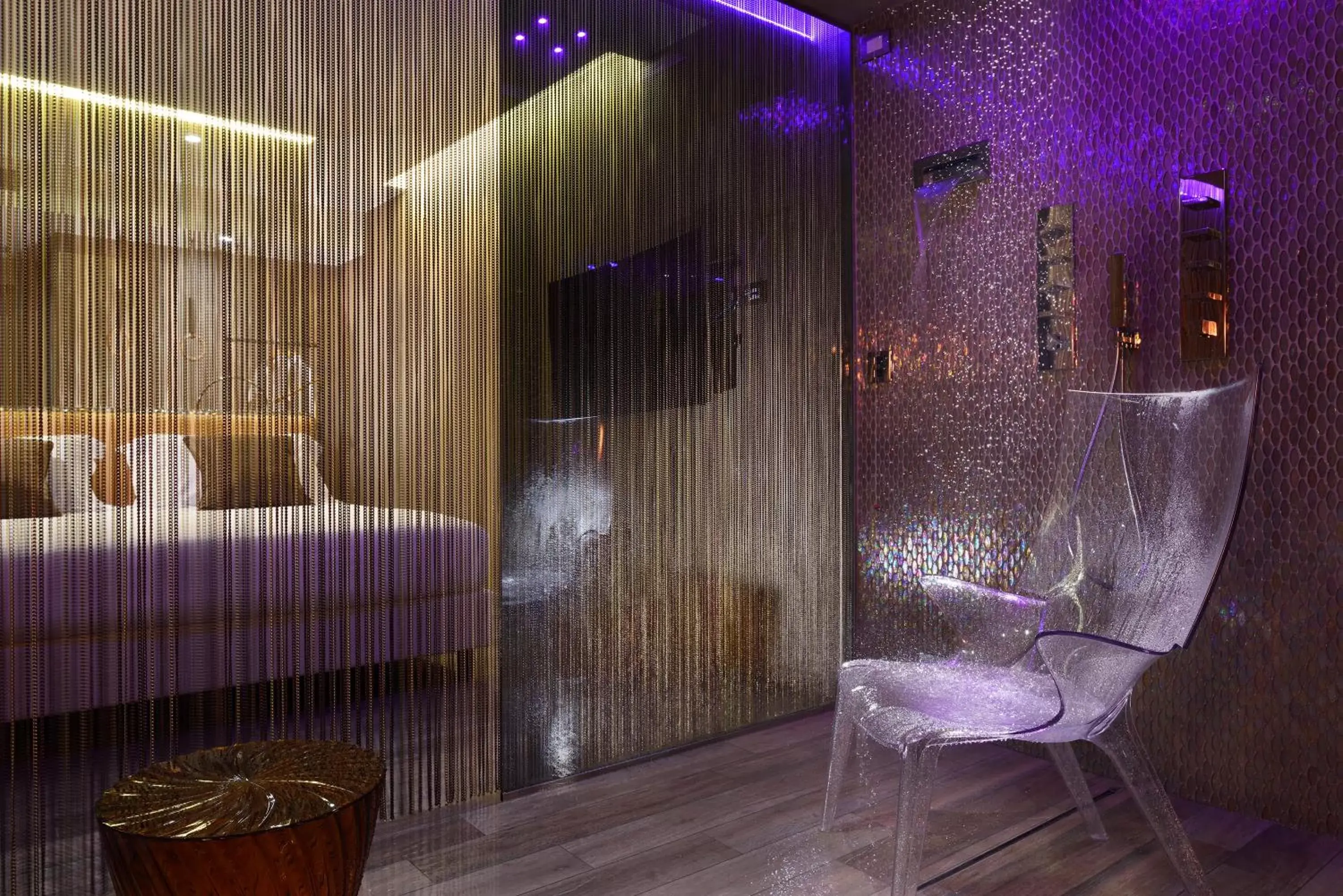 Shower in Milan Suite Hotel