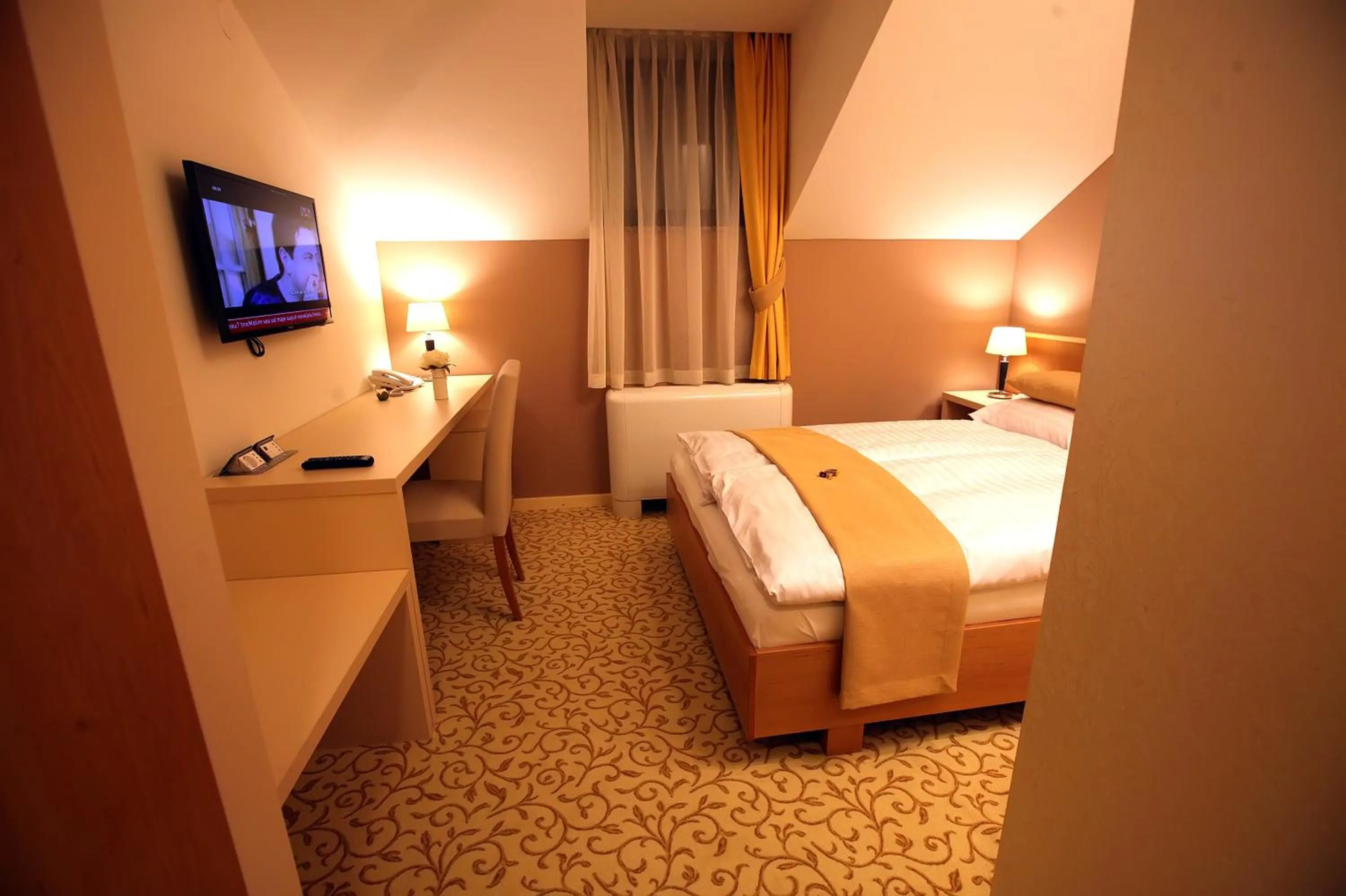 Bedroom, Bed in Hotel Gallus