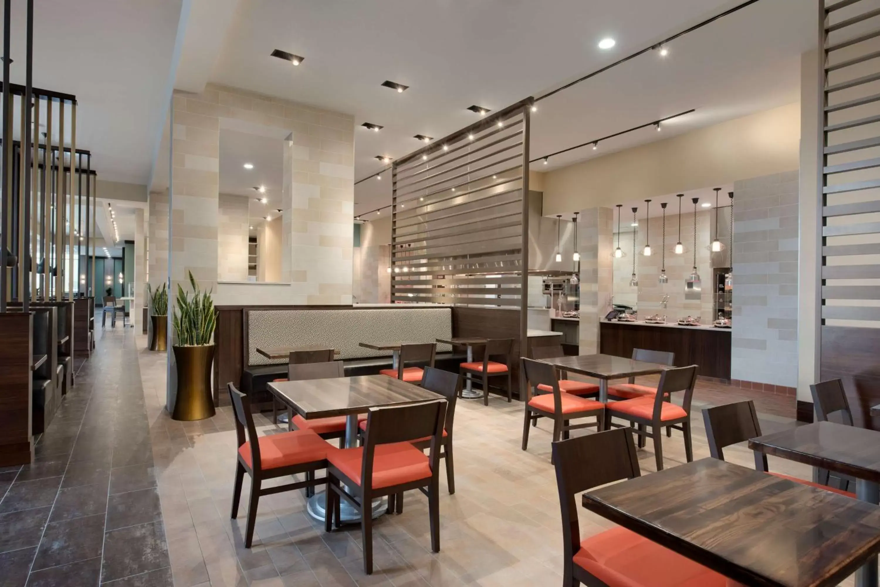 Dining area, Restaurant/Places to Eat in Embassy Suites by Hilton Chicago Naperville