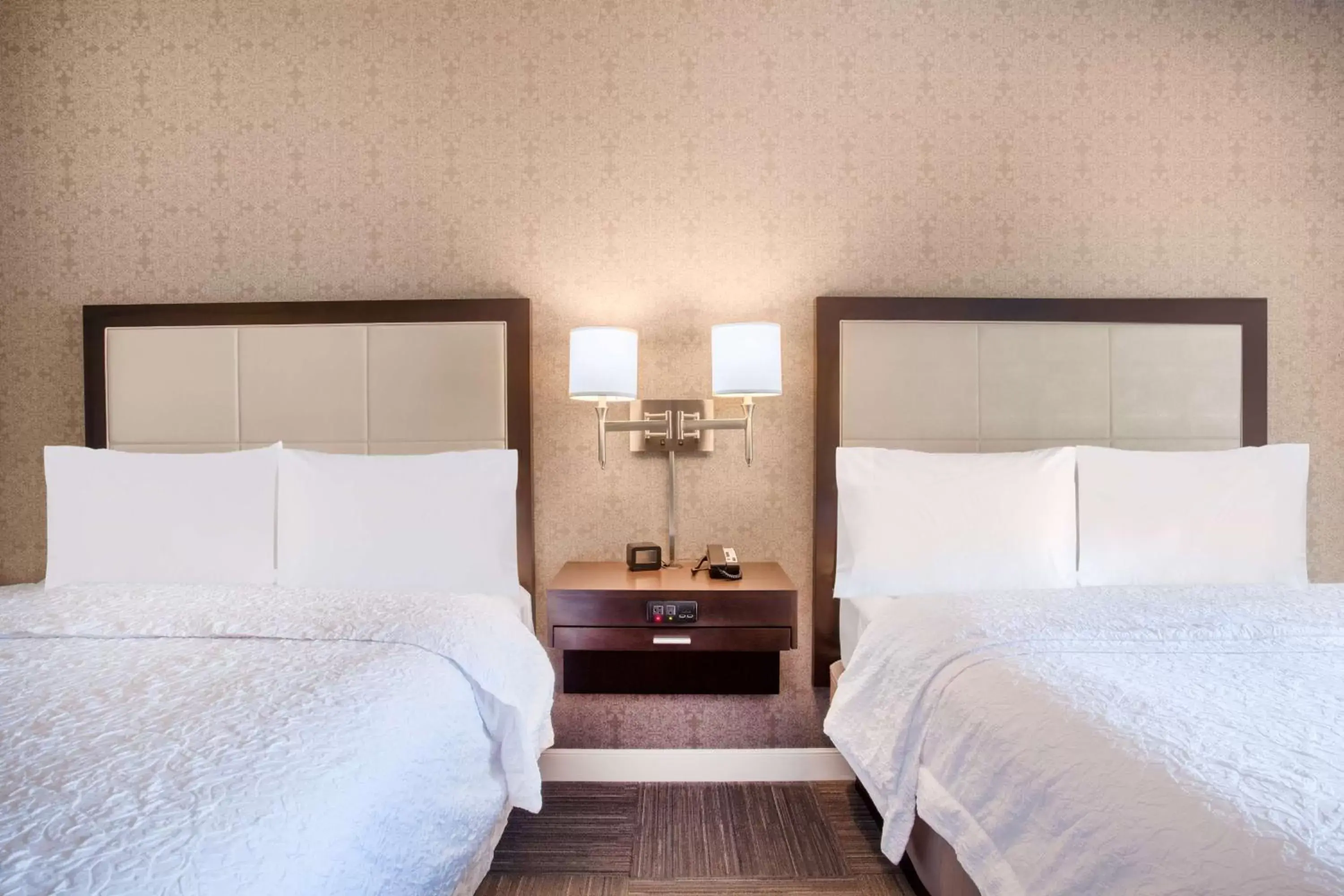 Bed in Hampton Inn Rochester Penfield, Ny Bed in Hampton Inn Rochester Penfield, Ny