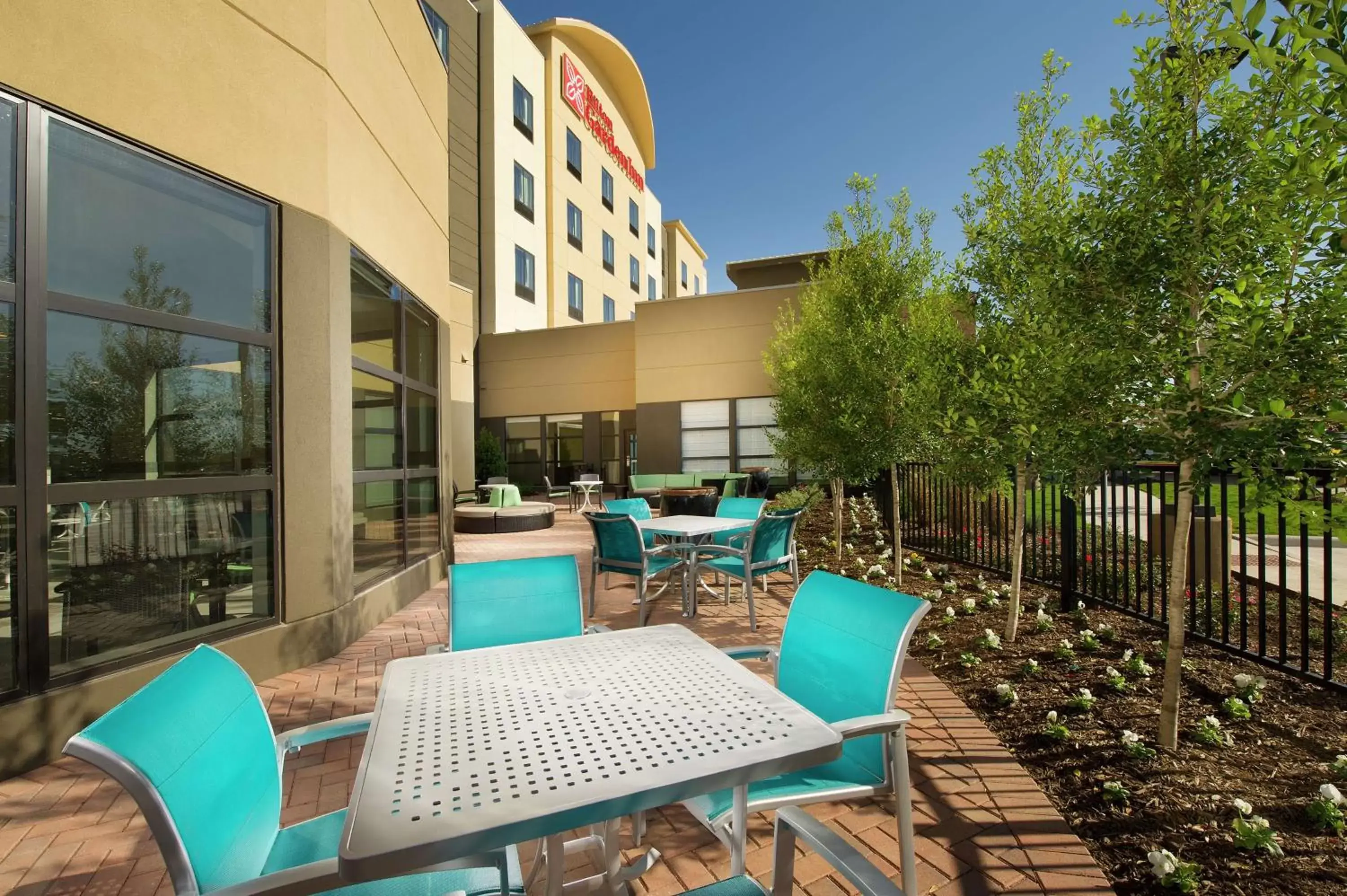 Restaurant/places to eat, Swimming Pool in Hilton Garden Inn College Station