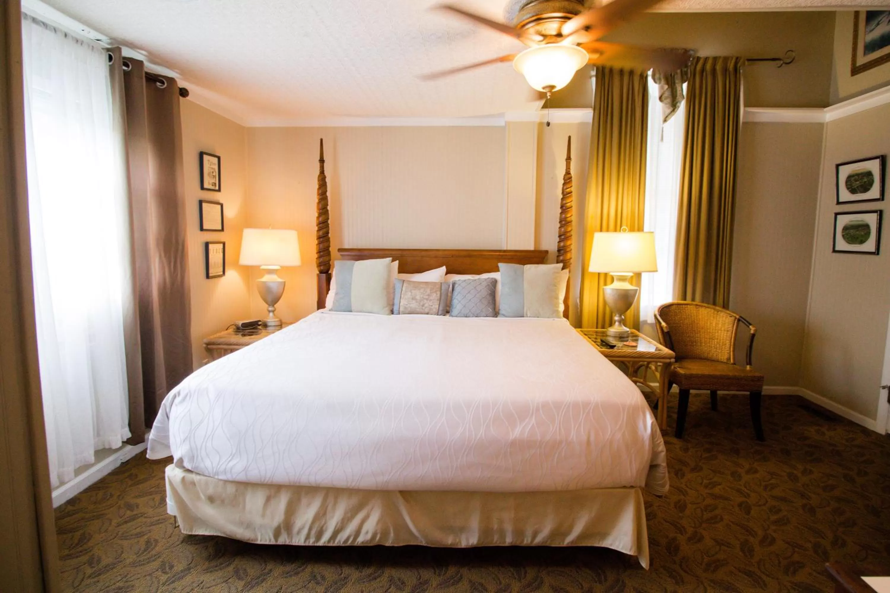 Bed in Tybee Island Inn Bed & Breakfast