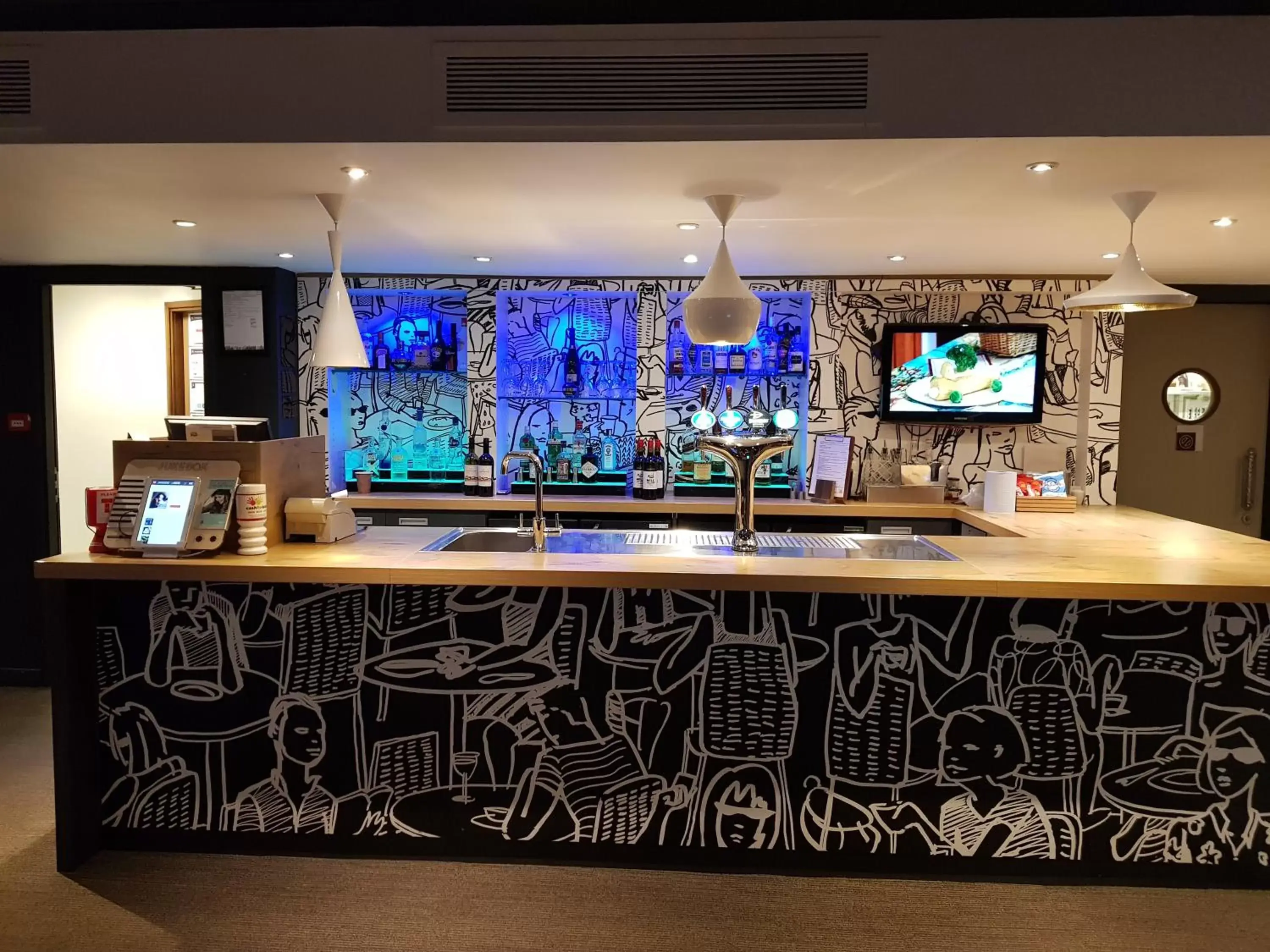 Lounge or bar, Lounge/Bar in ibis Leeds Centre Marlborough Street