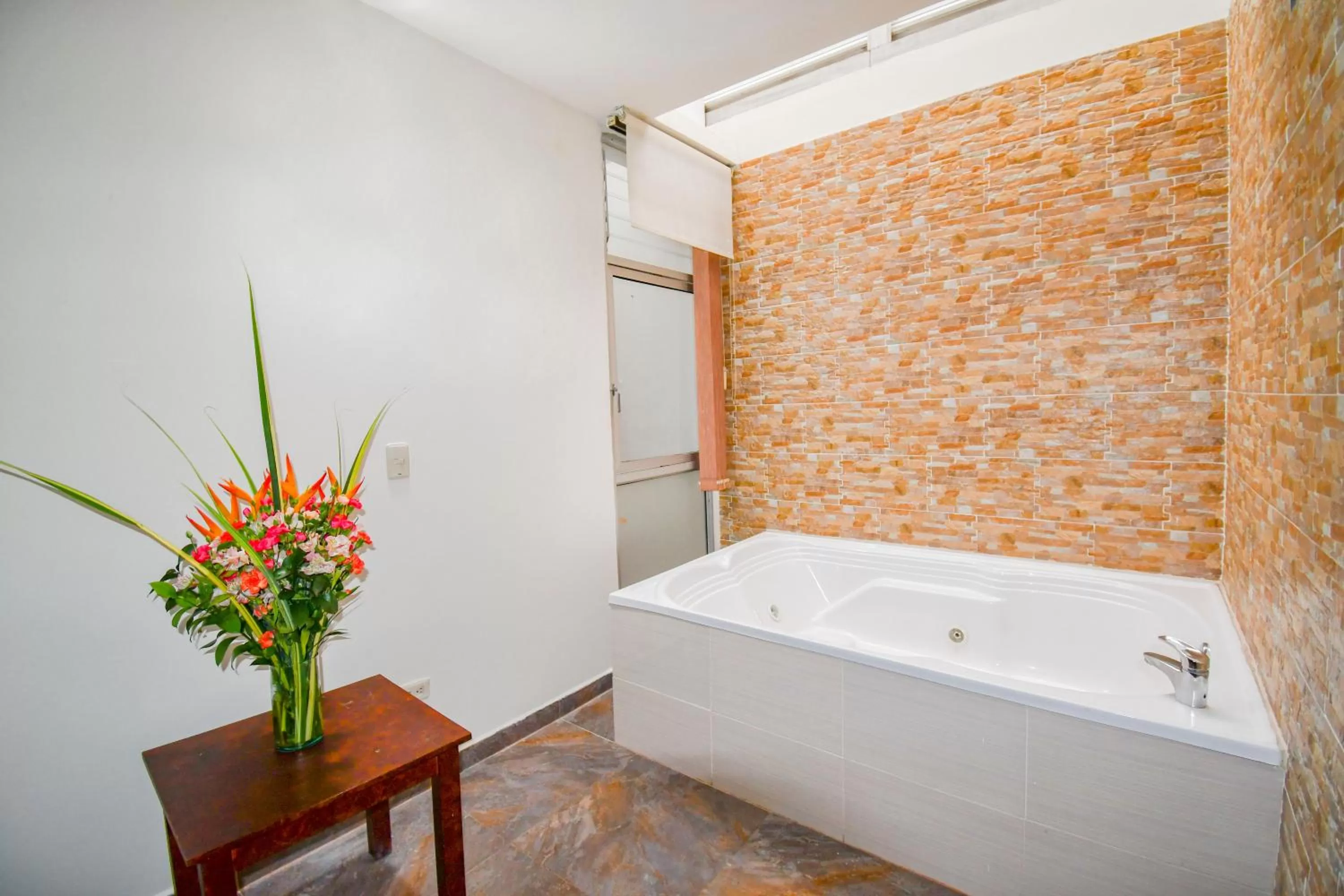 Hot Tub in Hotel Mónaco Armenia