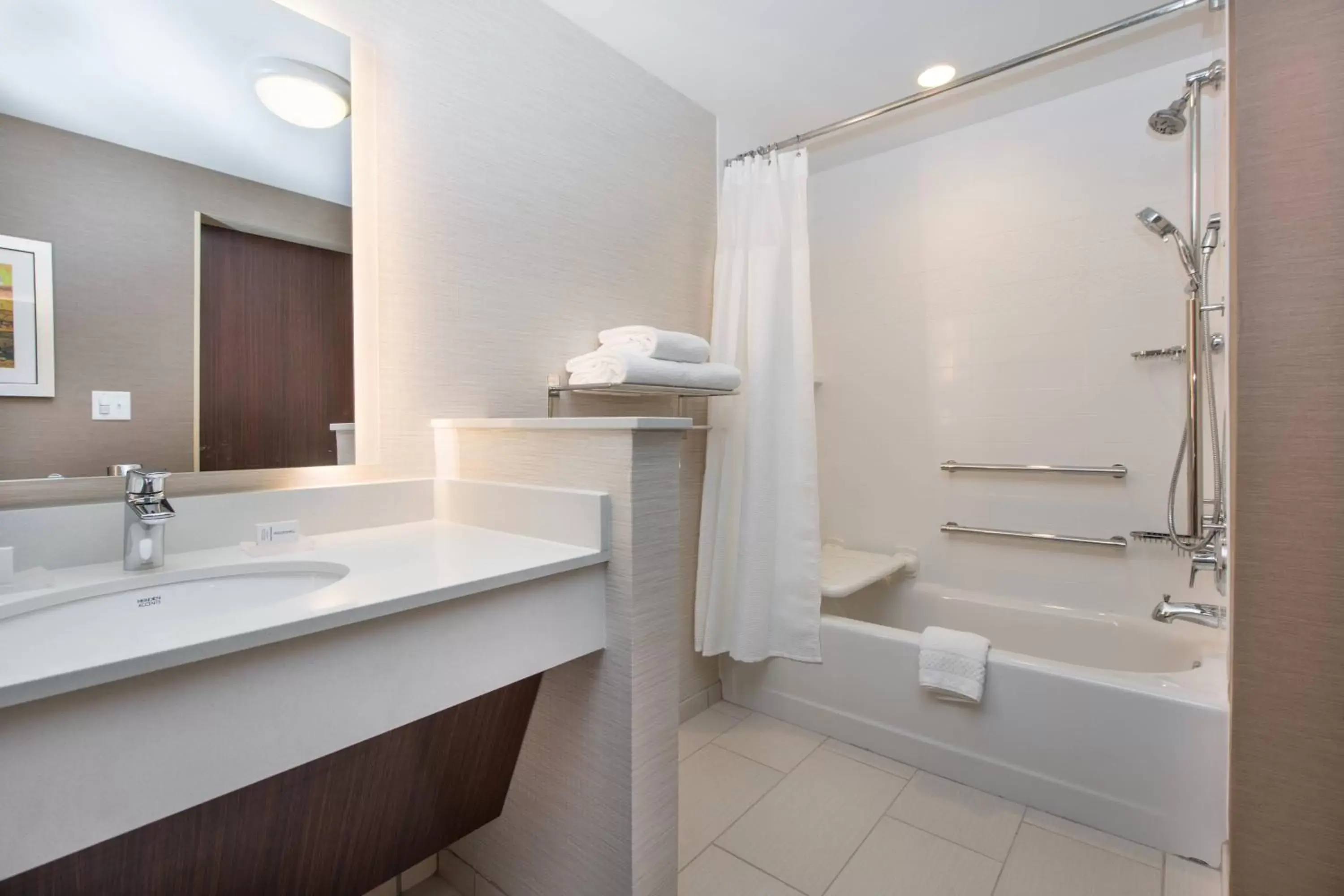 Bathroom in Fairfield Inn & Suites by Marriott Dayton