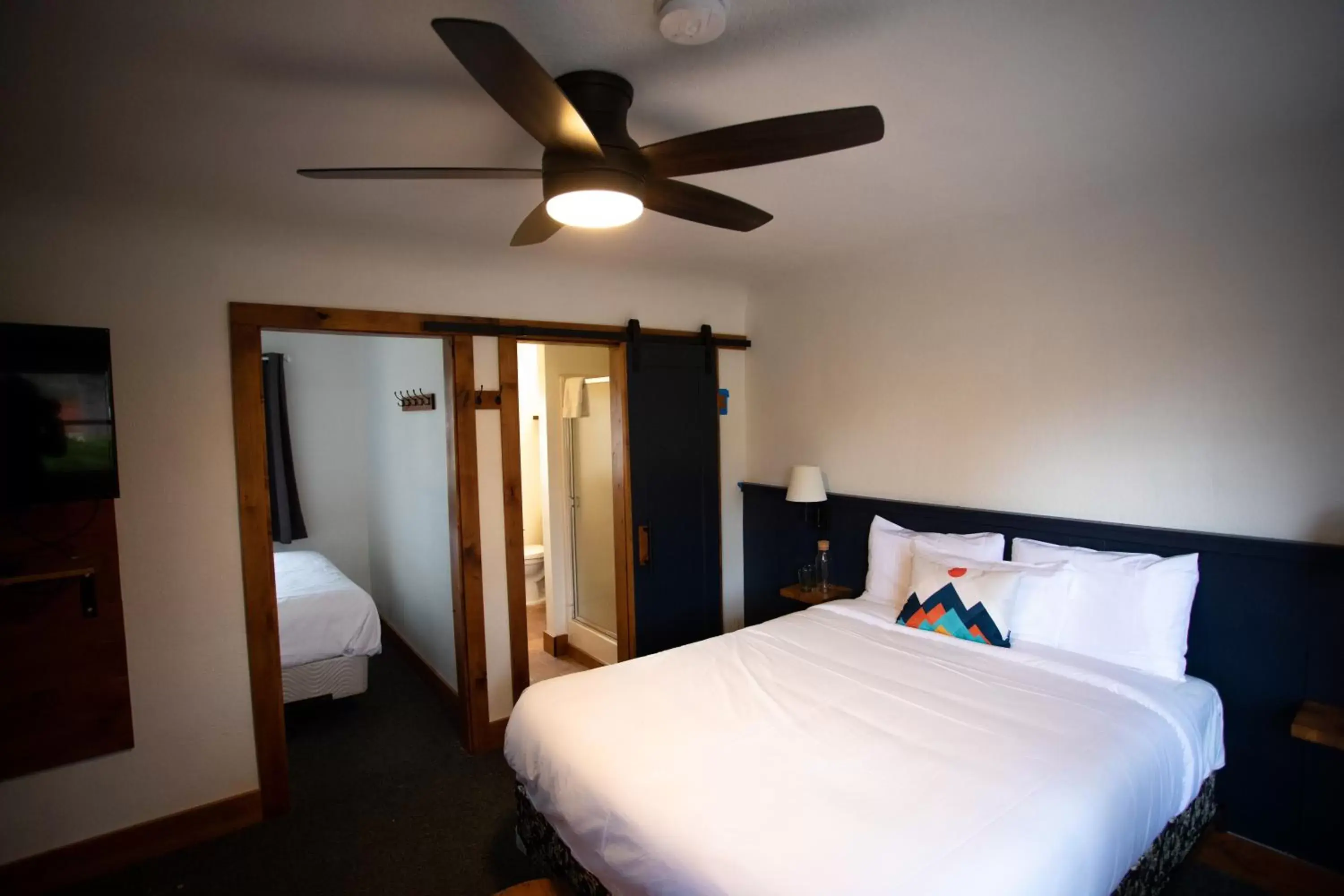 Double Room in The Stranger Lodge - Pet Friendly Double Room in The Stranger Lodge - Pet Friendly