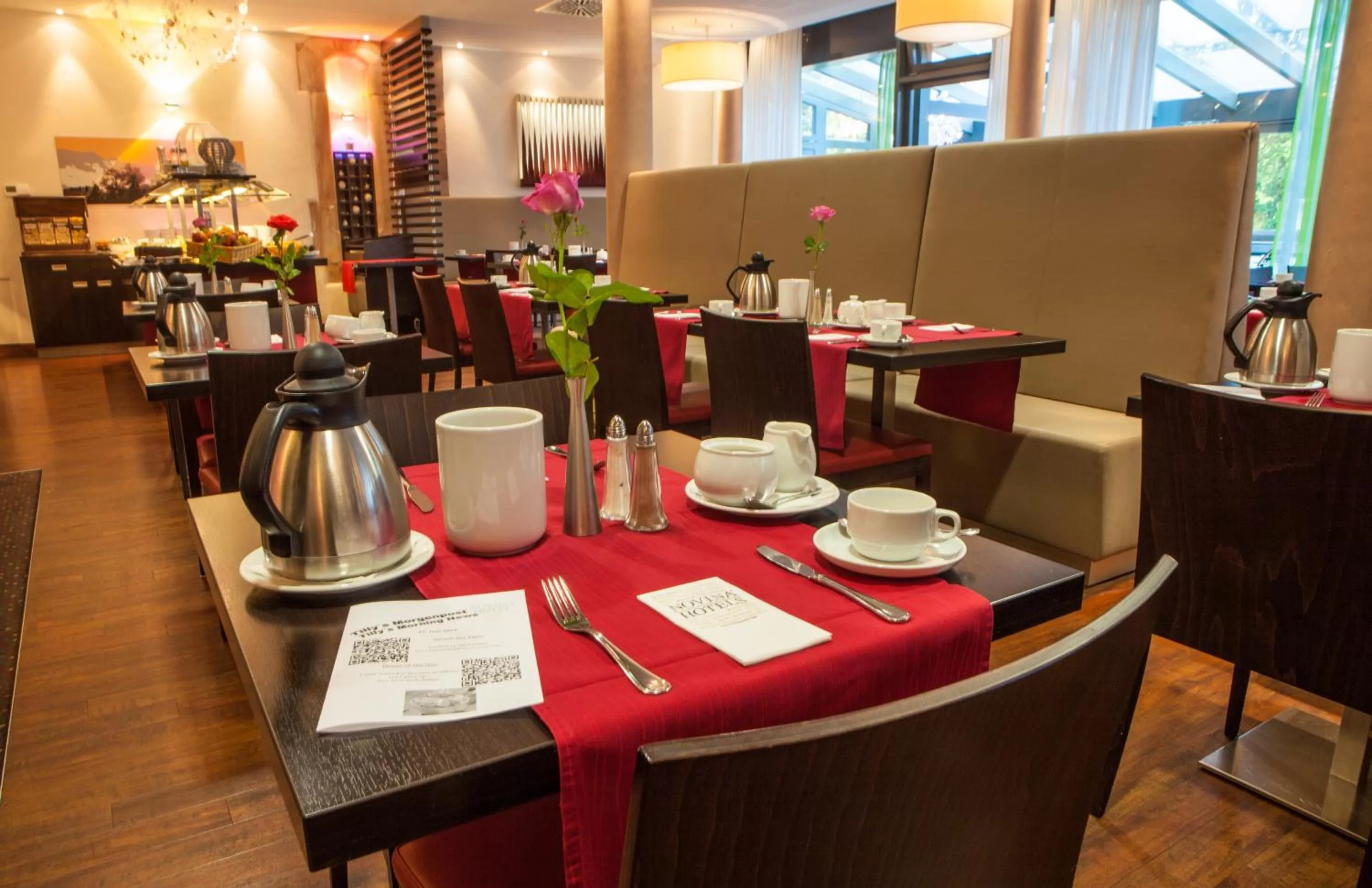 Restaurant/places to eat in Novina Hotel Tillypark