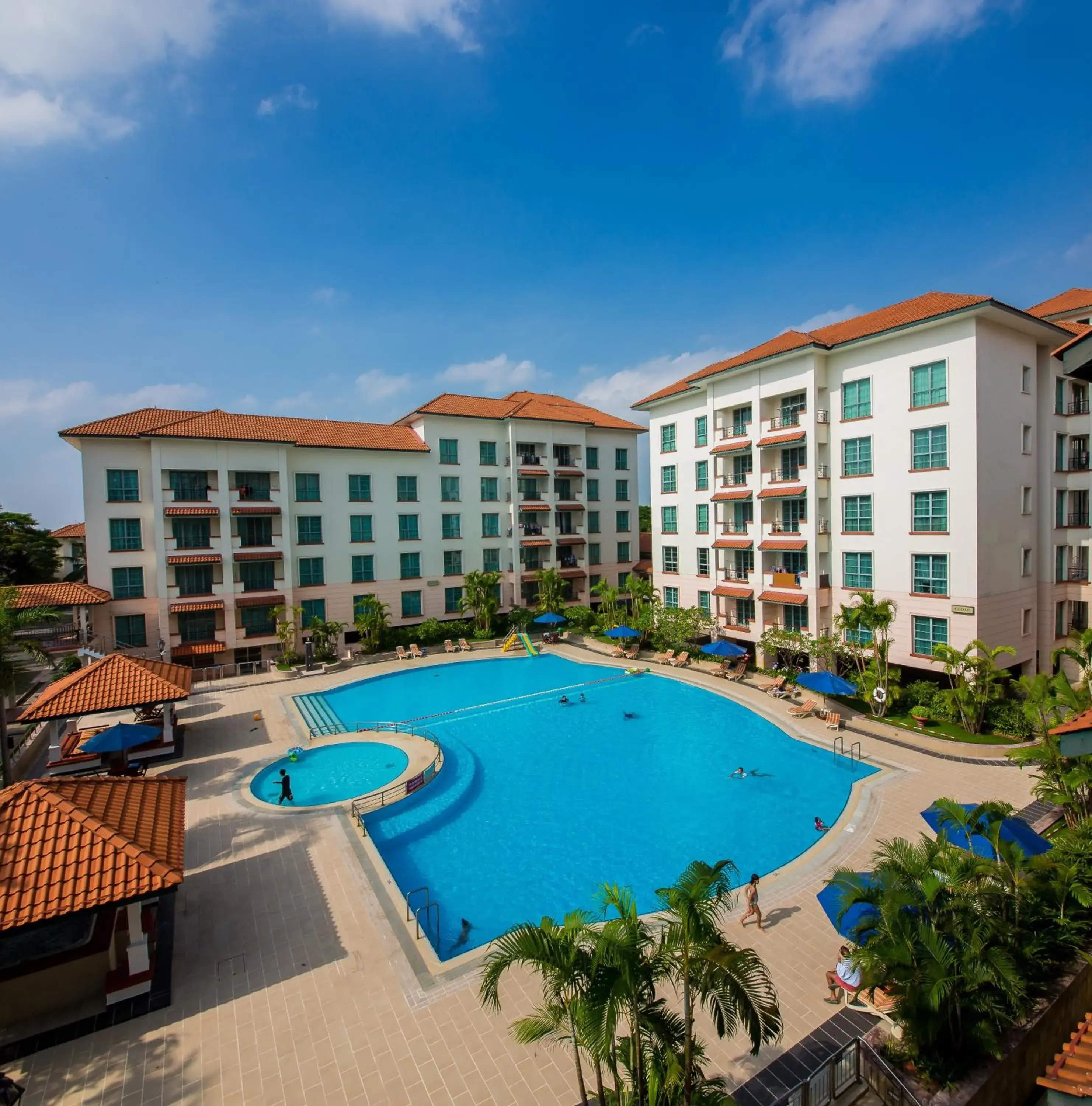 Swimming pool, Pool View in Diamond Westlake Suites