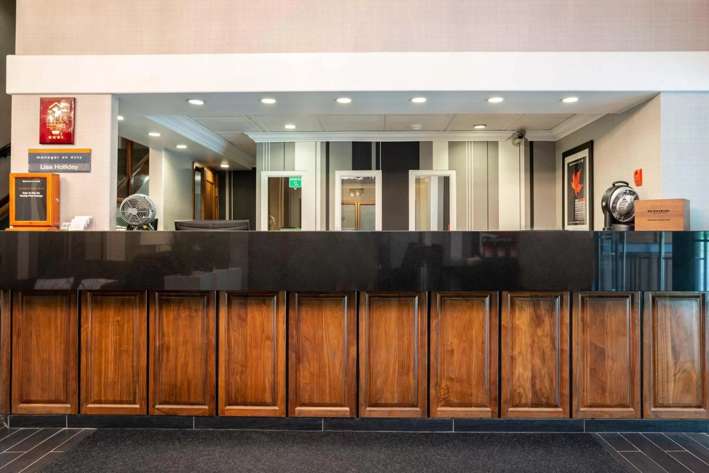 Lobby or reception in Sandman Hotel Revelstoke