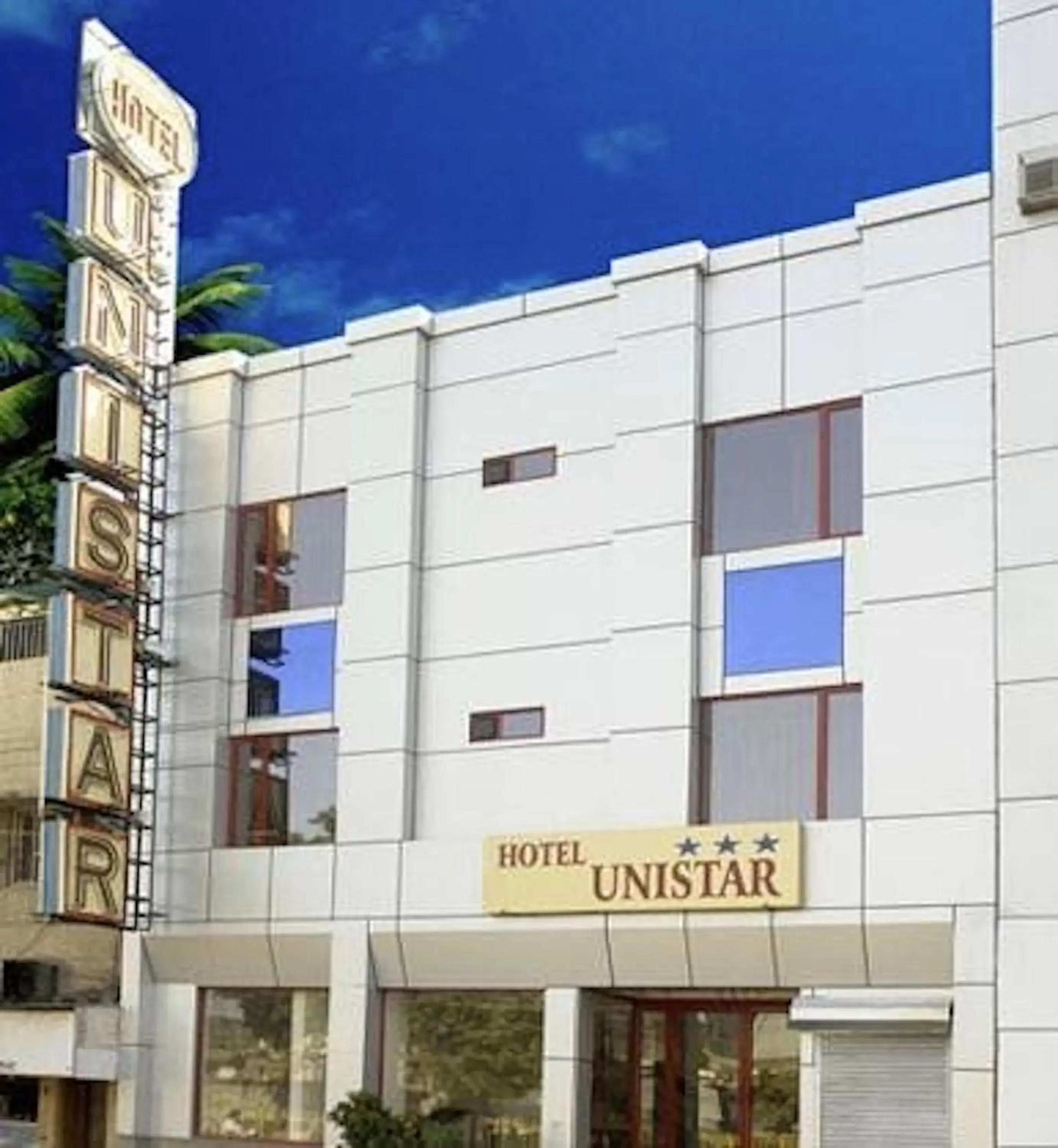 Facade/entrance, Property Building in Hotel Unistar