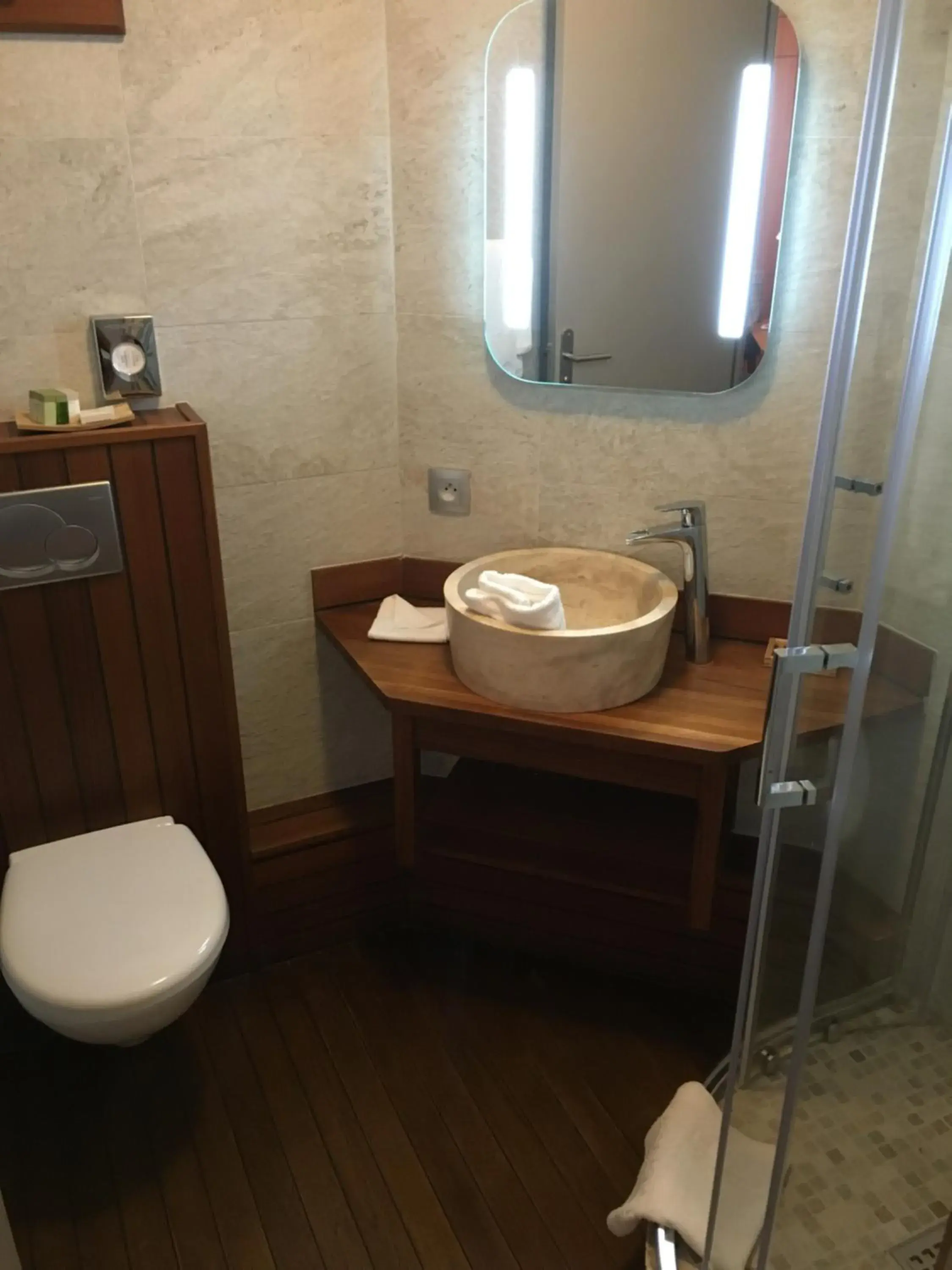 Shower, Bathroom in Green hotels Confort Paris 13
