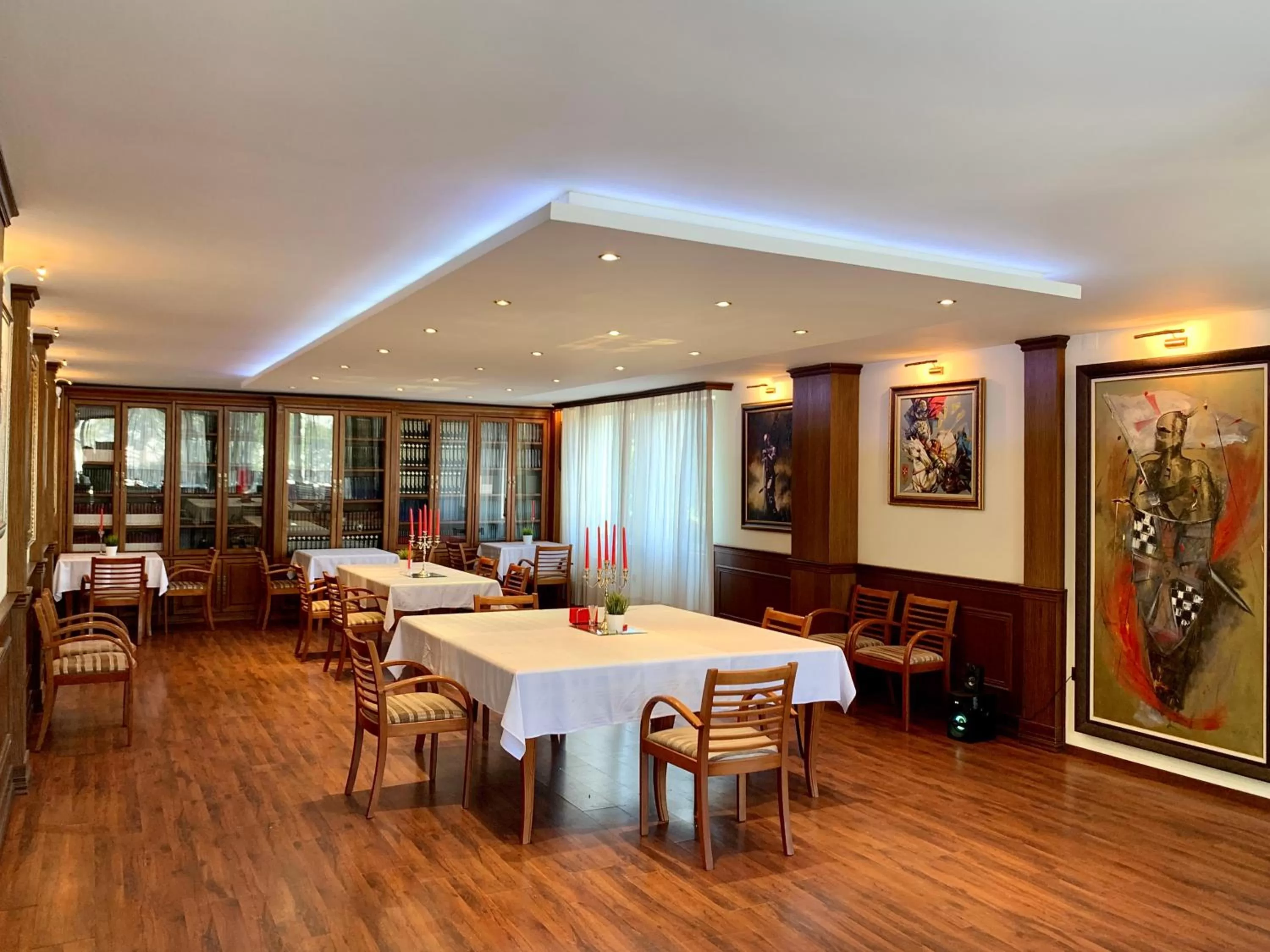 Restaurant/places to eat in CLUB 2008