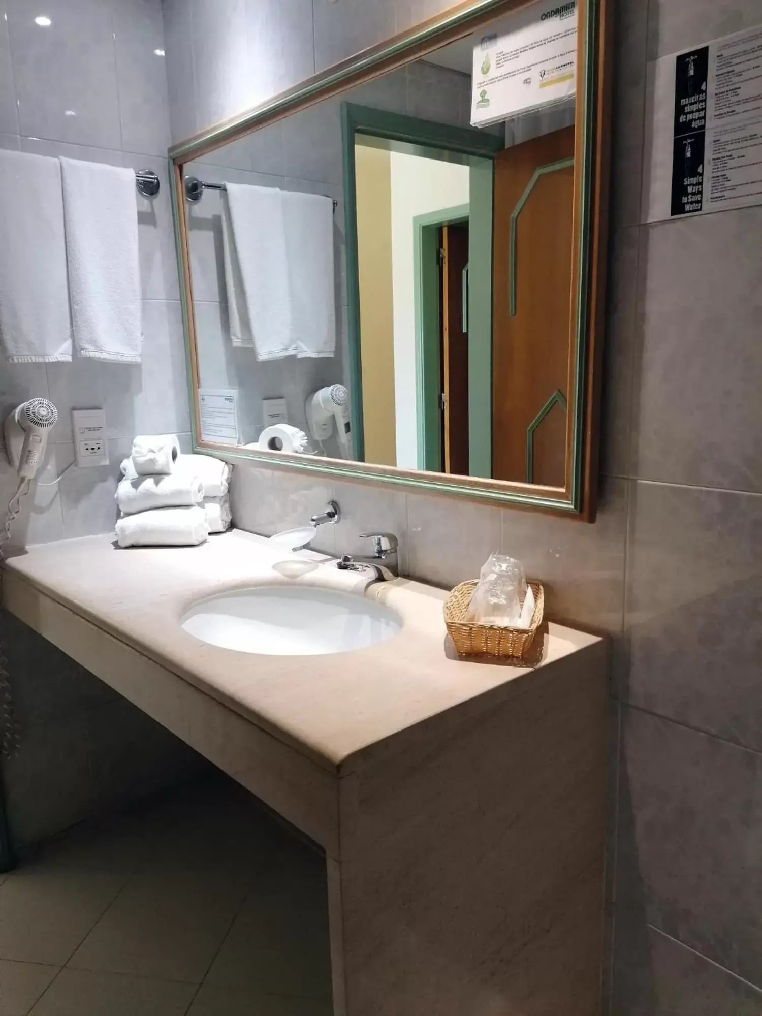 Bathroom in Ondamar Hotel Apartamentos