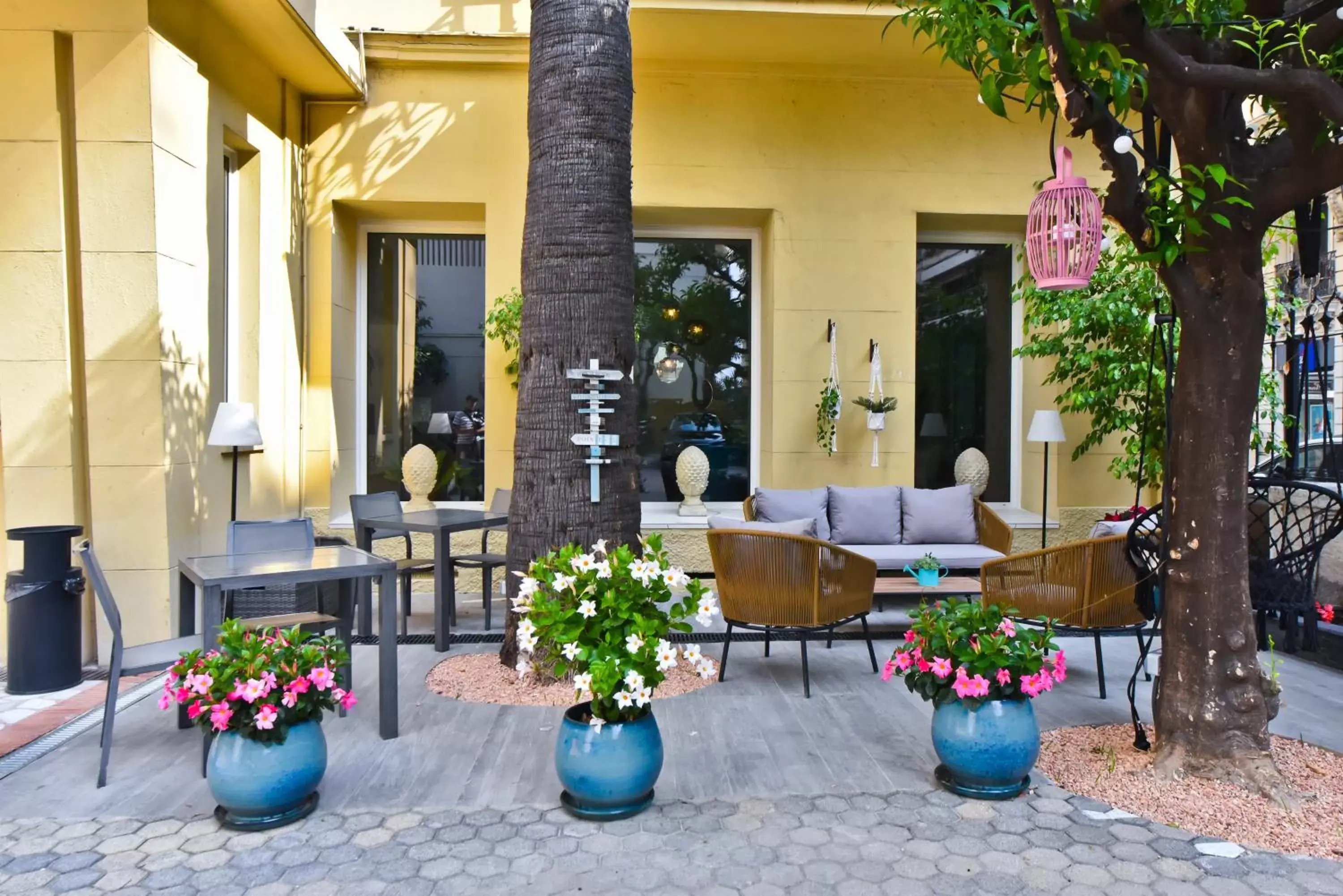 Patio in Hotel La Villa Nice Promenade