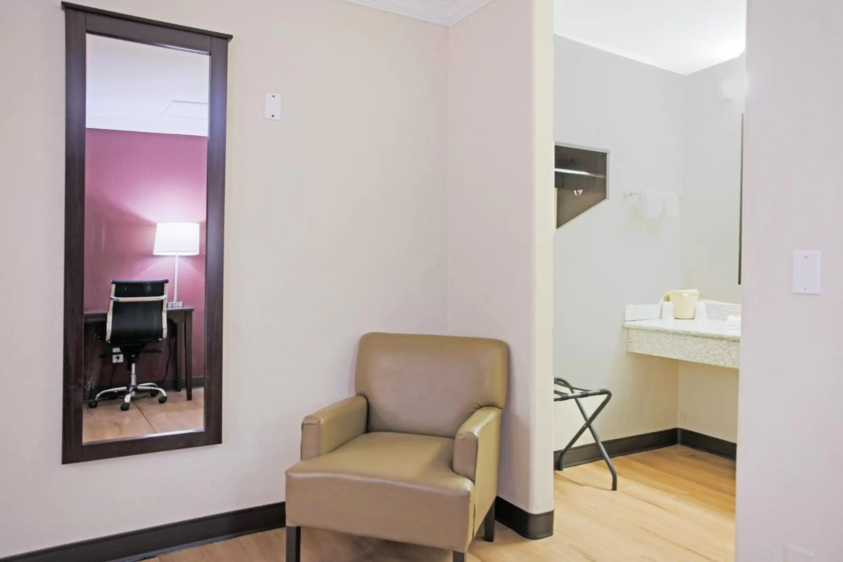 Dining area, Seating Area in OYO Hotel McAllen Airport South