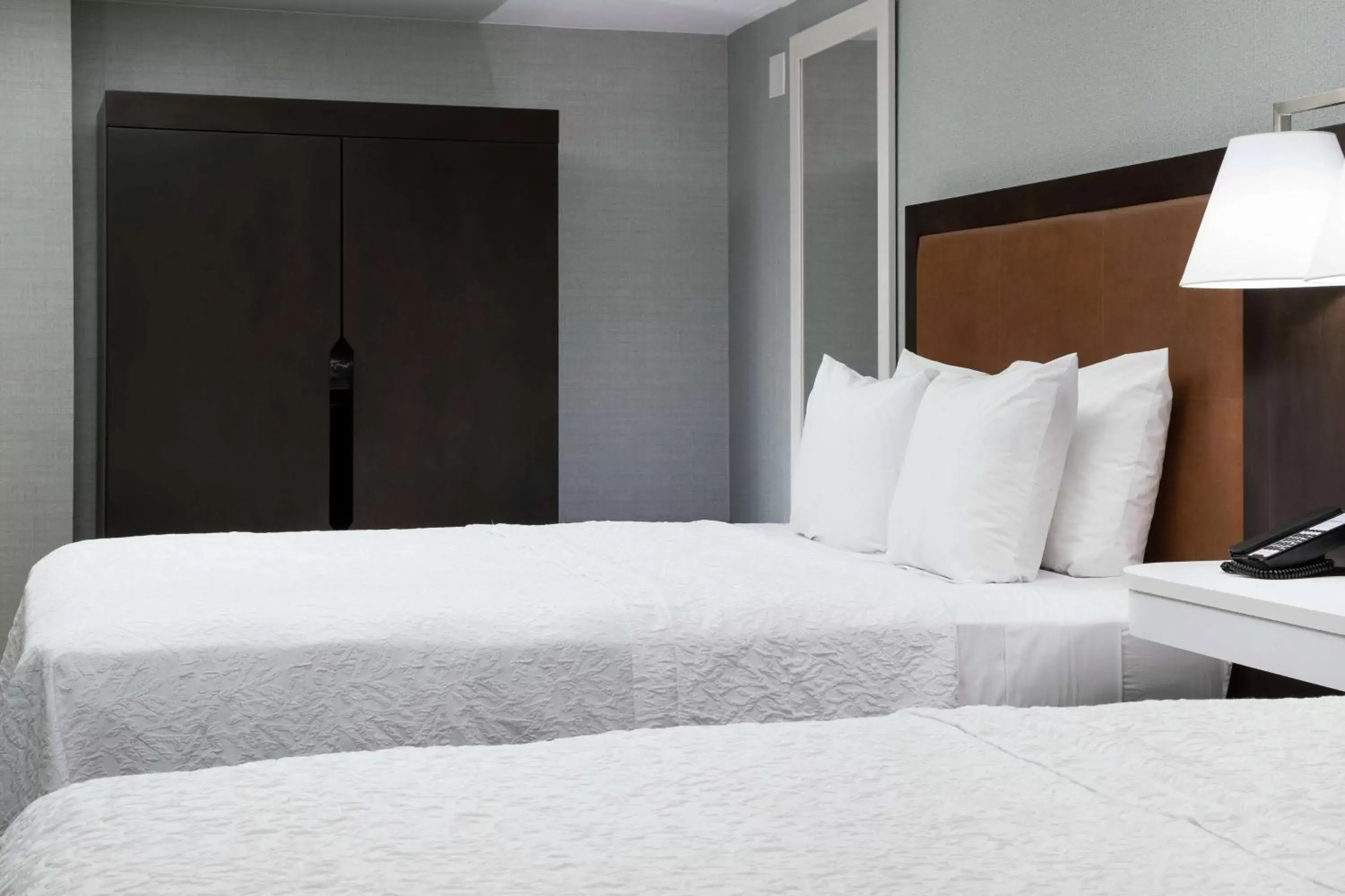 Bed in Hampton Inn & Suites Memphis-Beale Street