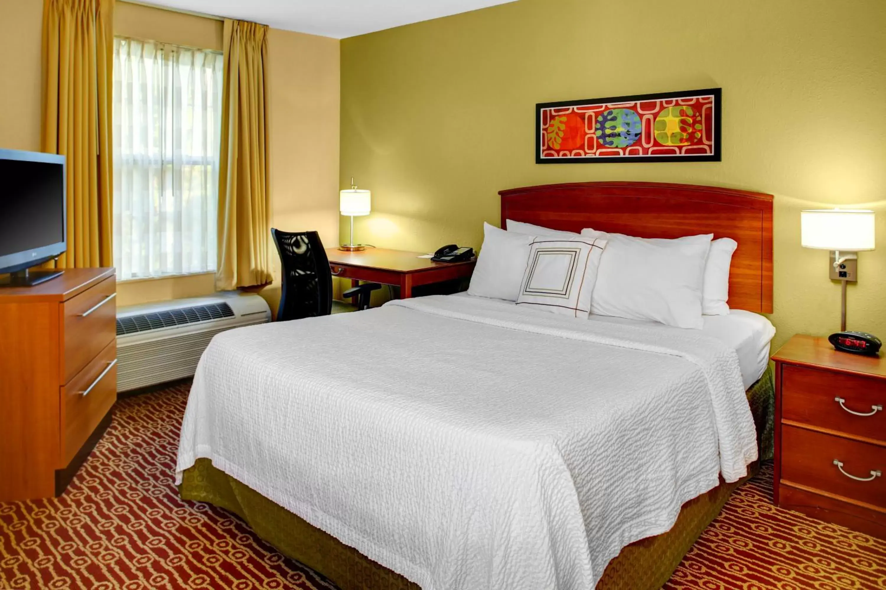 Bedroom, Bed in Hawthorn Suites by Wyndham Cincinnati Northeast/Mason