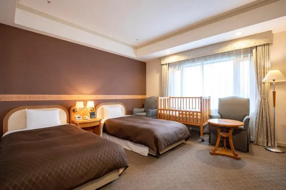 cot, Bed in Hotel Cadenza Tokyo