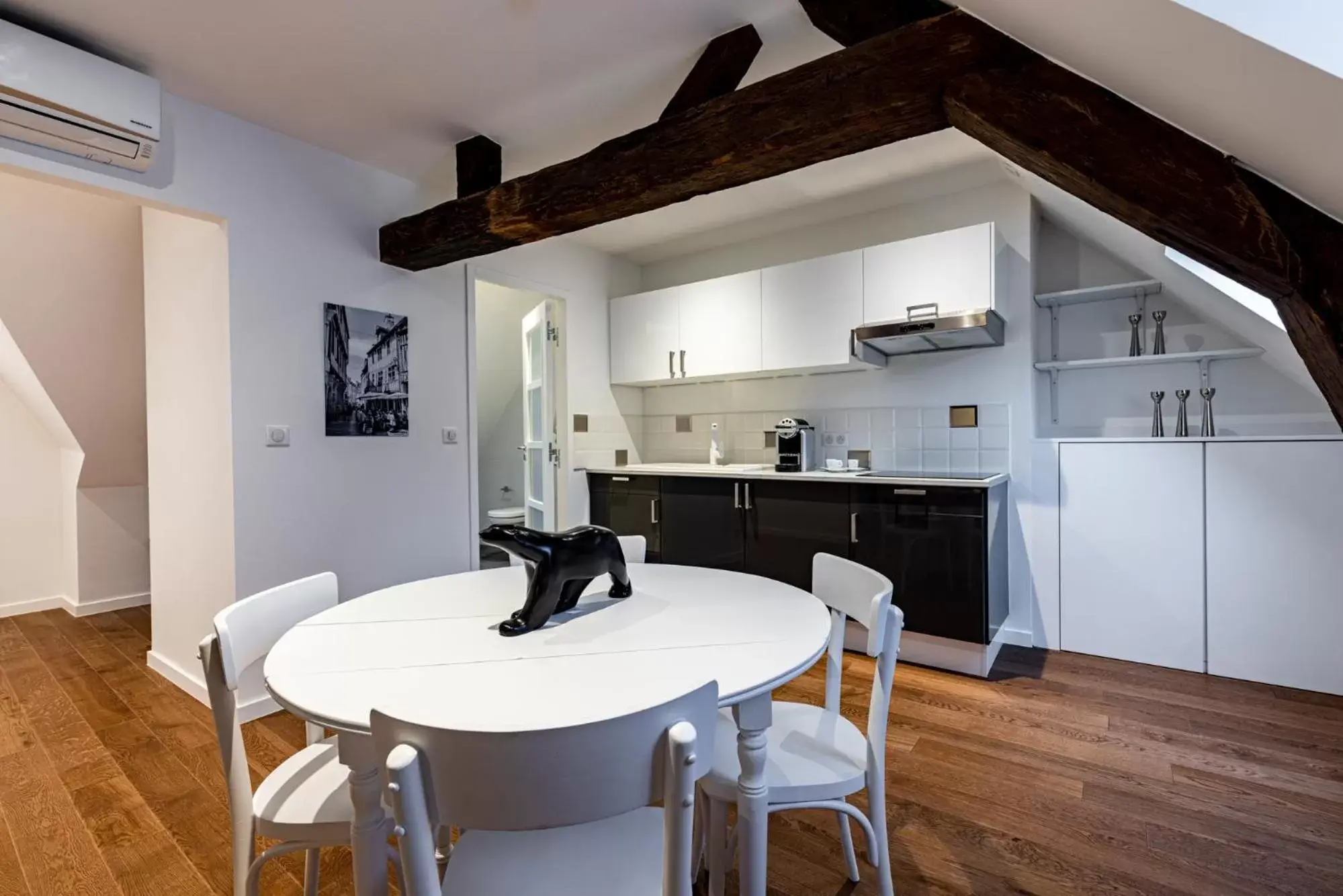 Kitchen or kitchenette, Kitchen/Kitchenette in Hotel du Palais Dijon