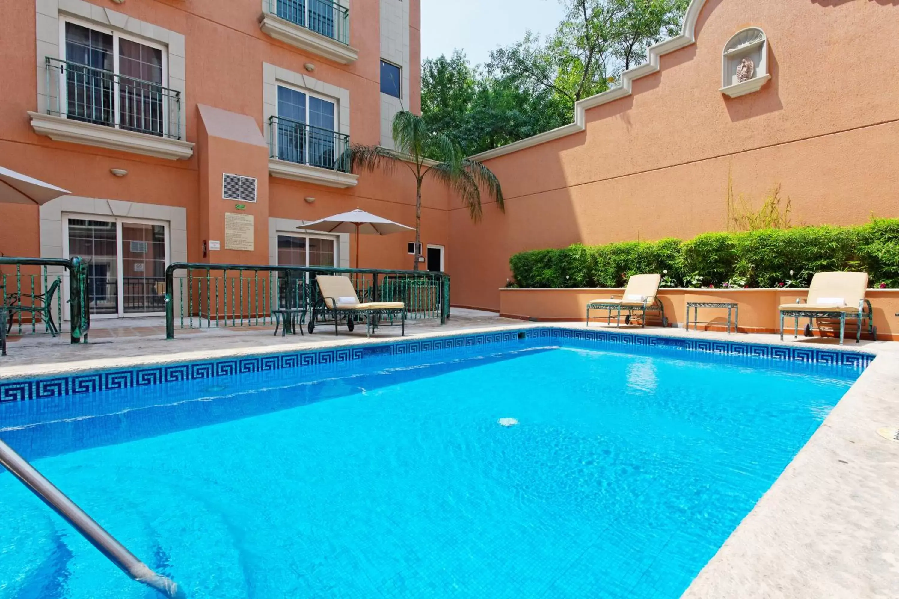 Swimming Pool in Holiday Inn Express Monterrey Galerias-San Jeronimo, an IHG Hotel