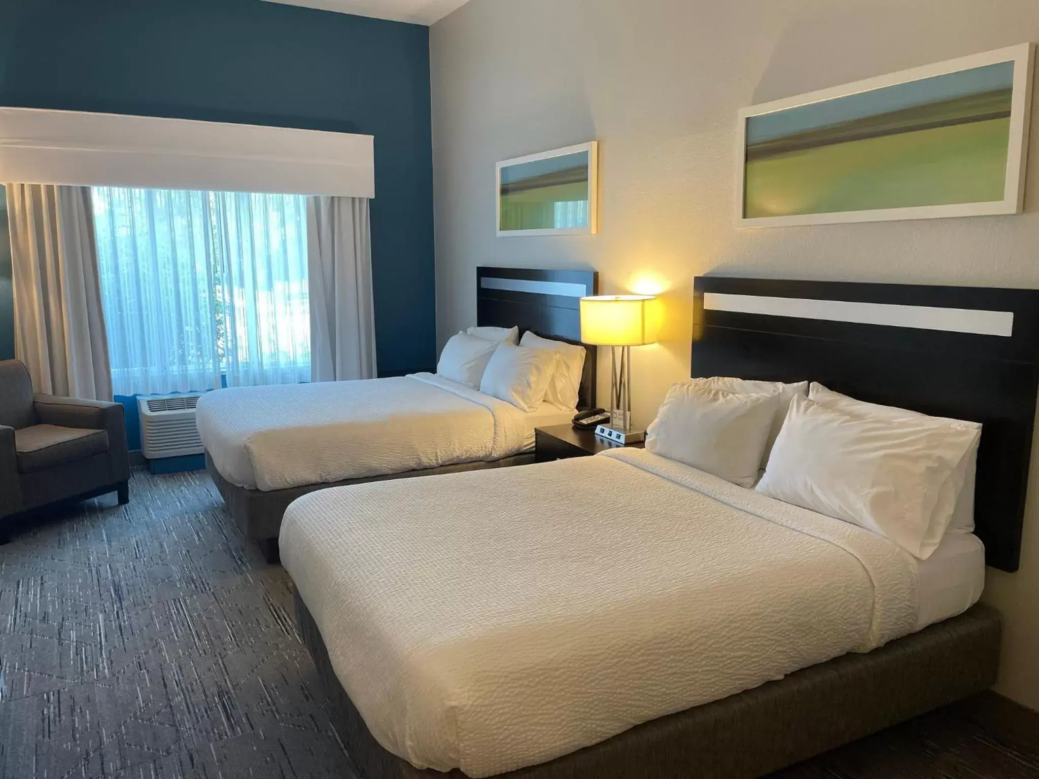 Standard Queen Room with Two Queen Beds and Mobility Accessible Tub in Holiday Inn Express and Suites Montgomery by IHG Standard Queen Room with Two Queen Beds and Mobility Accessible Tub in Holiday Inn Express and Suites Montgomery by IHG