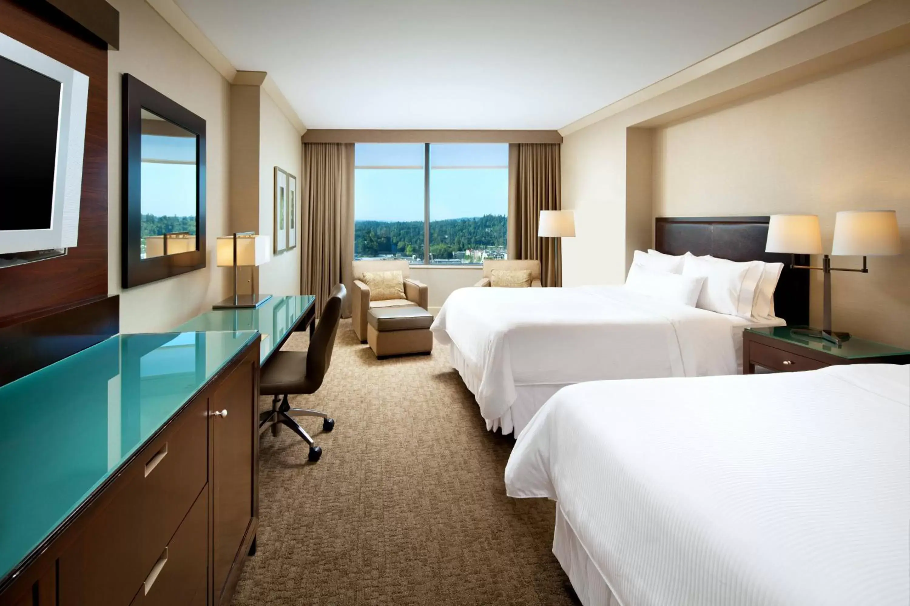 Photo of the whole room in The Westin Bellevue