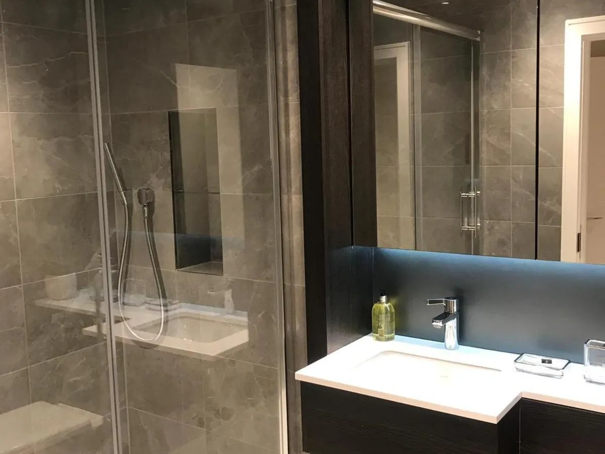 Other in Kew Bridge Apartments