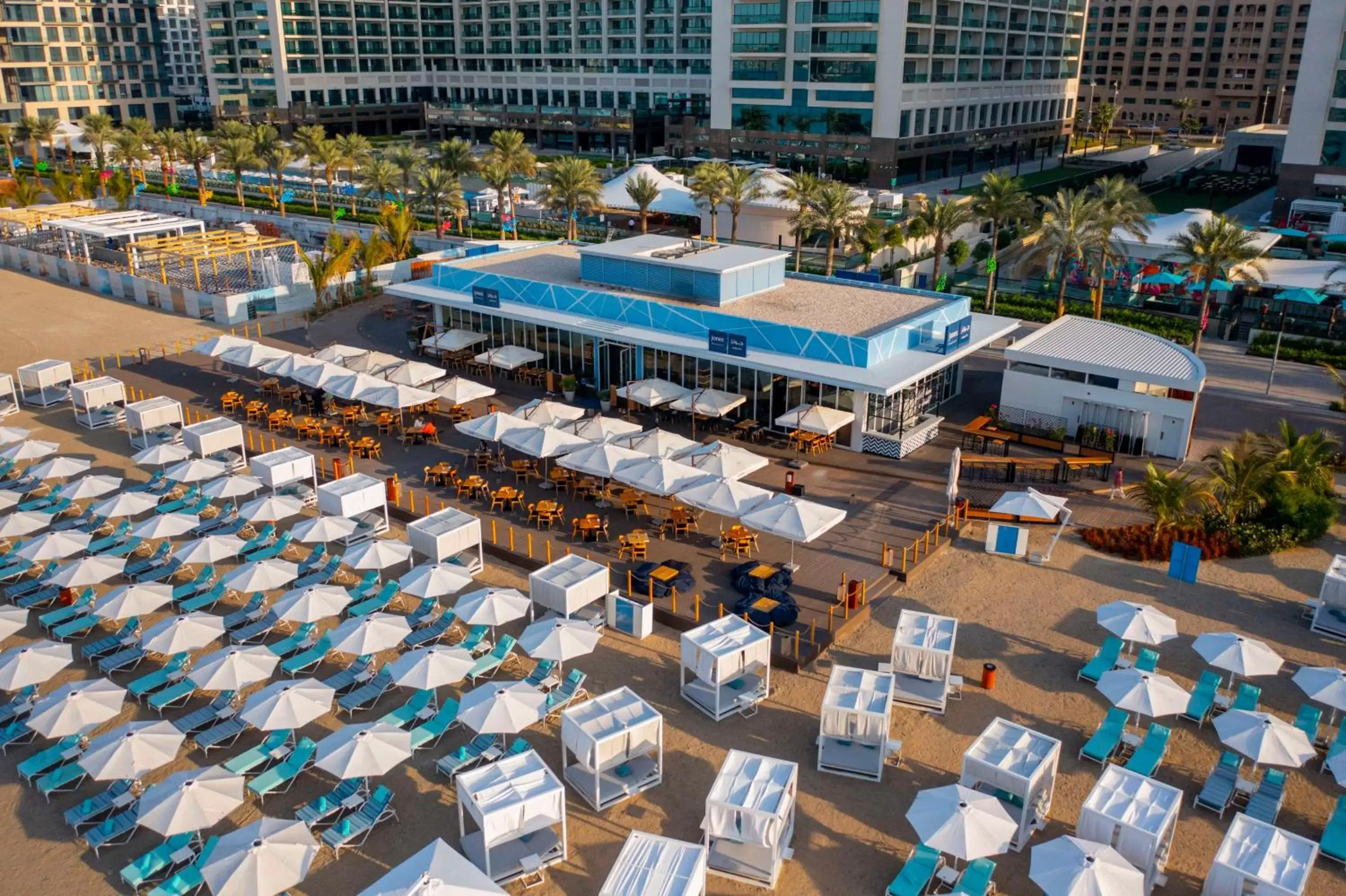 Restaurant/places to eat, Pool View in Hilton Dubai Palm Jumeirah