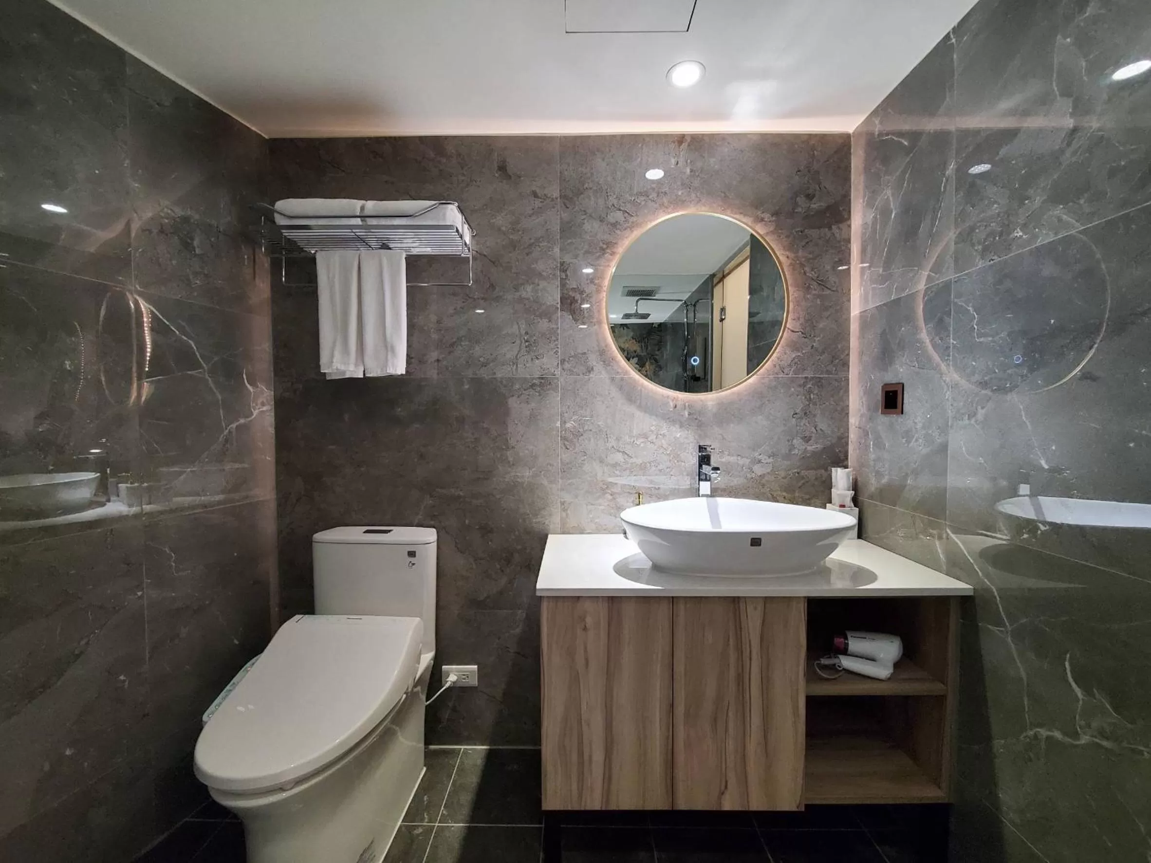 Toilet in HINOEN Hotel