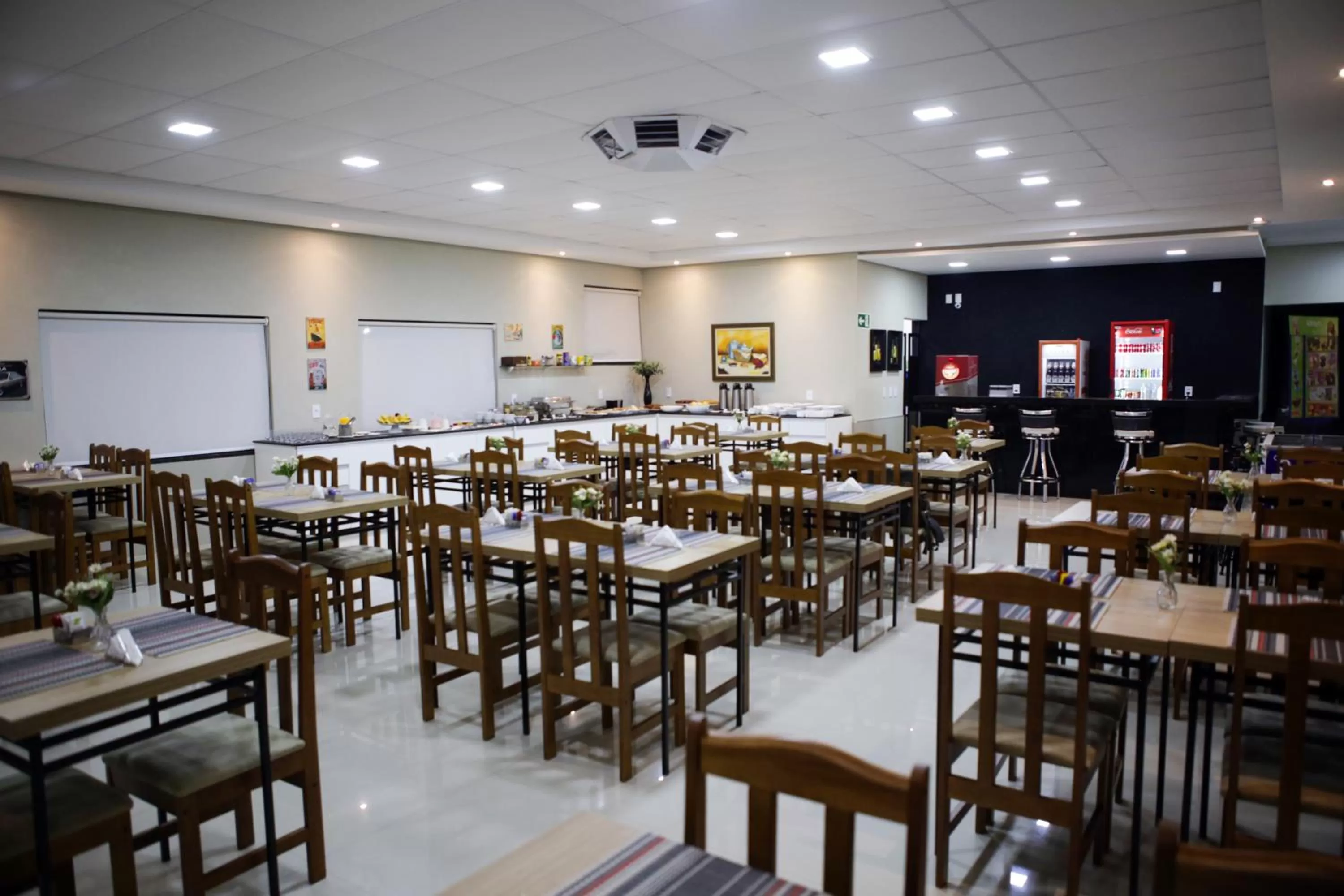 Restaurant/places to eat in Regional Plaza Hotel Event Park