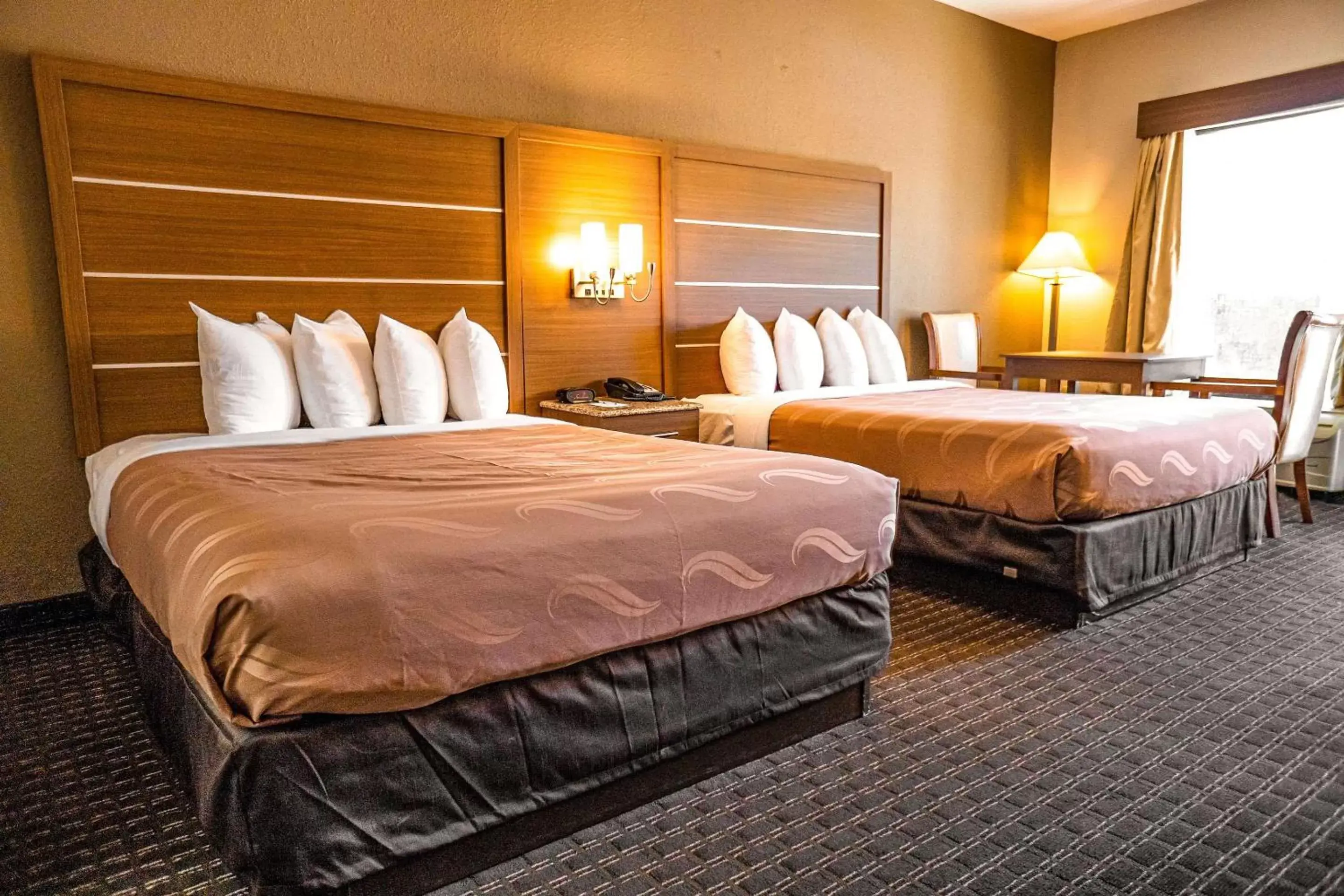 Bedroom, Bed in Quality Inn & Suites near Six Flags - Austell