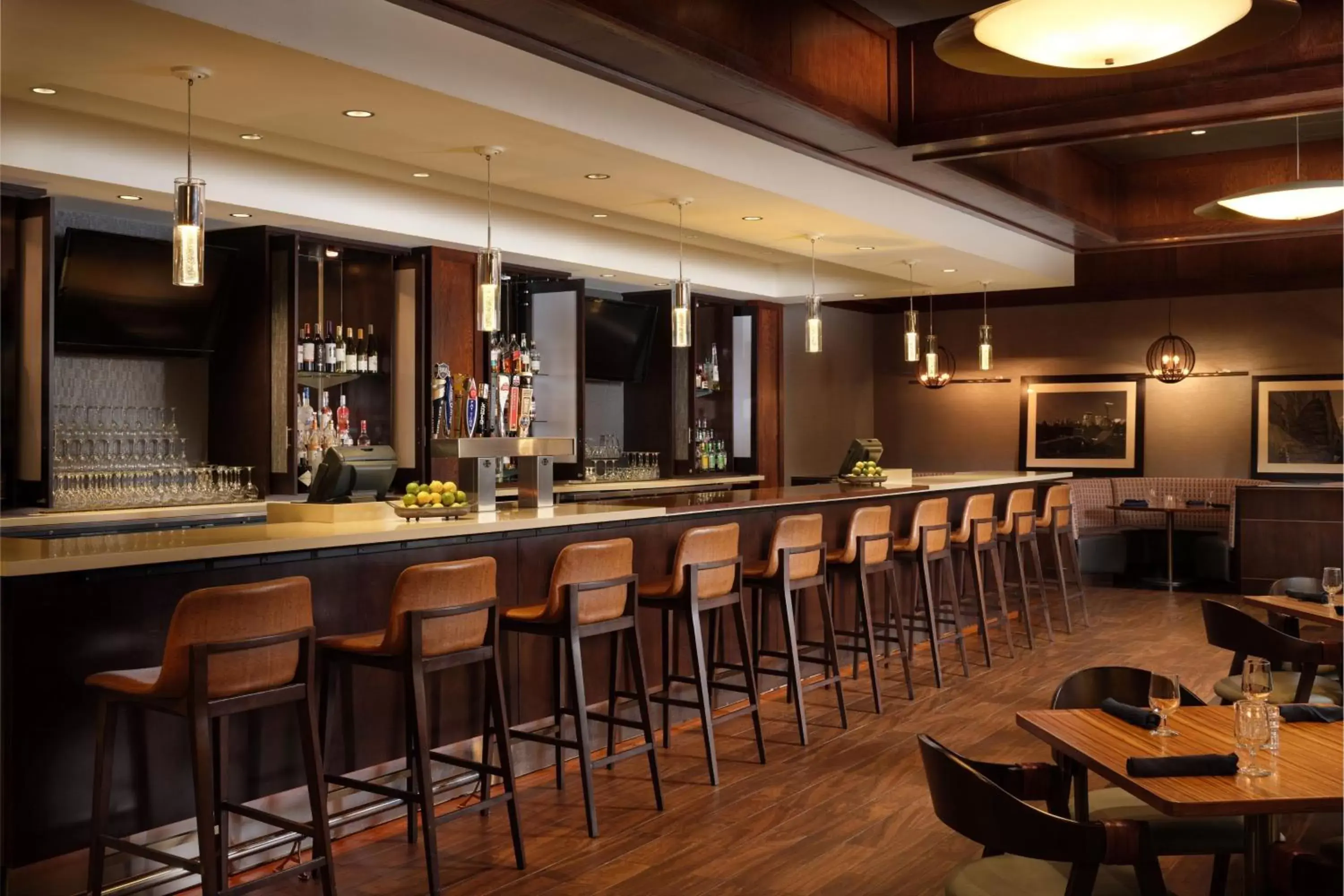 Restaurant/places to eat, Lounge/Bar in Minneapolis Marriott Northwest