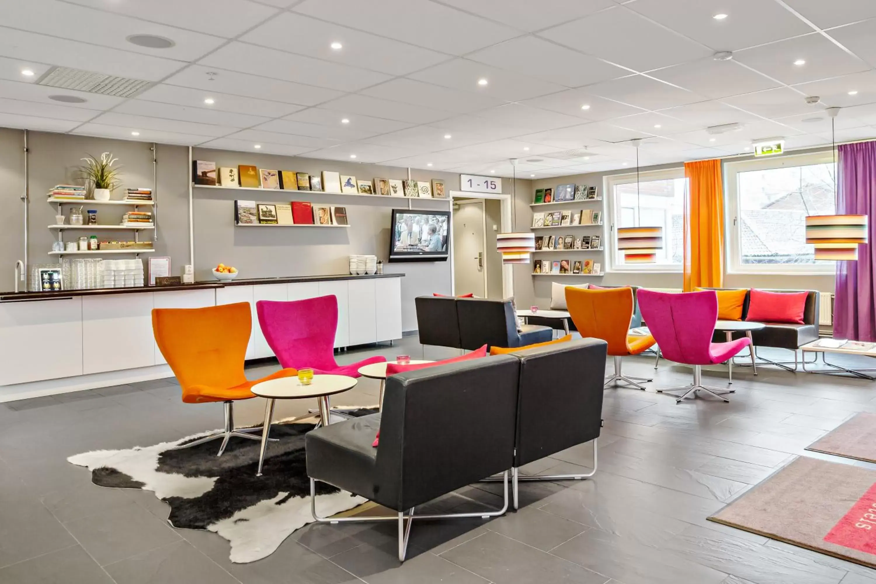 Lounge or bar in Connect Hotel Stockholm Lounge or bar in Connect Hotel Stockholm