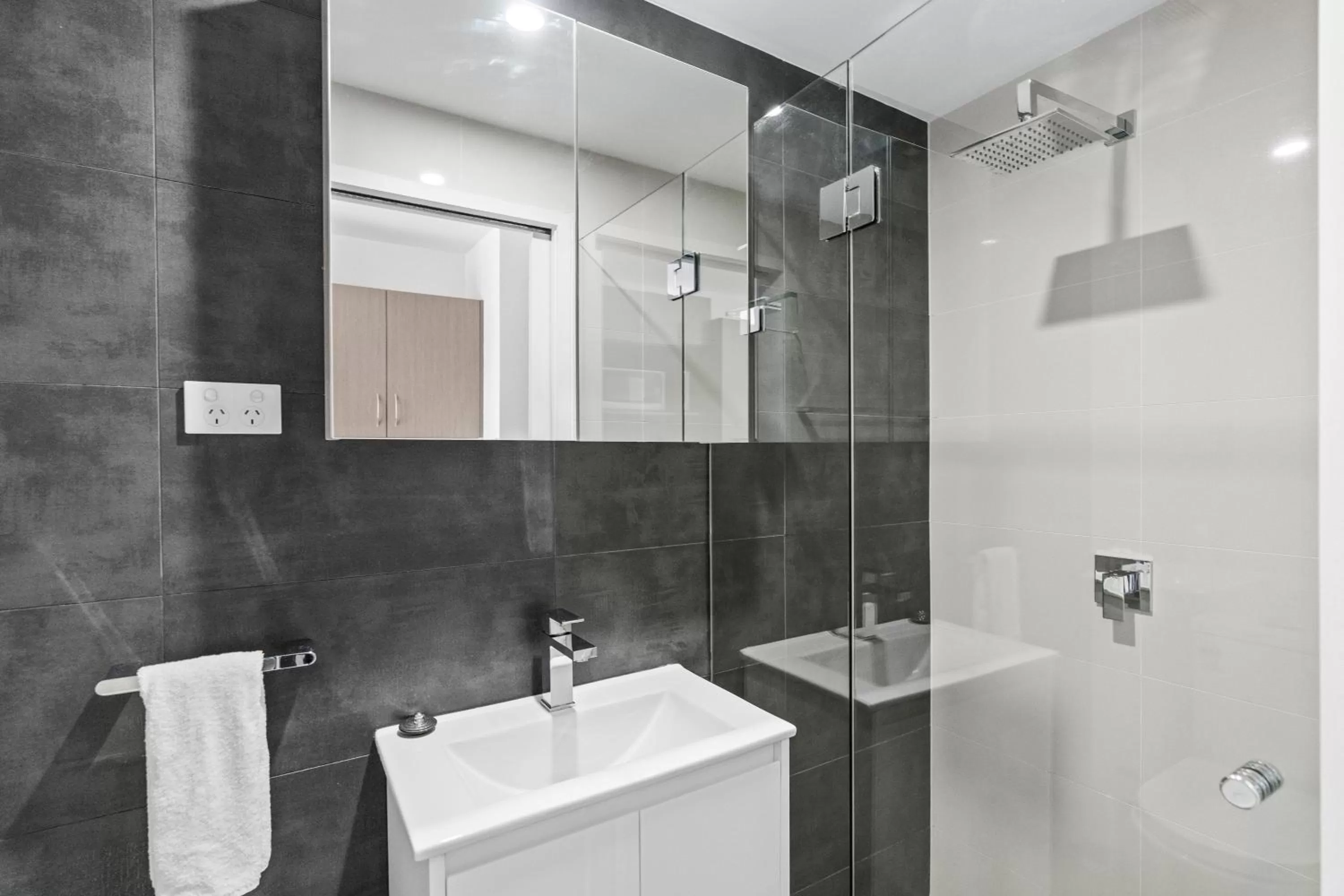 Bathroom in Seranin | Gordon