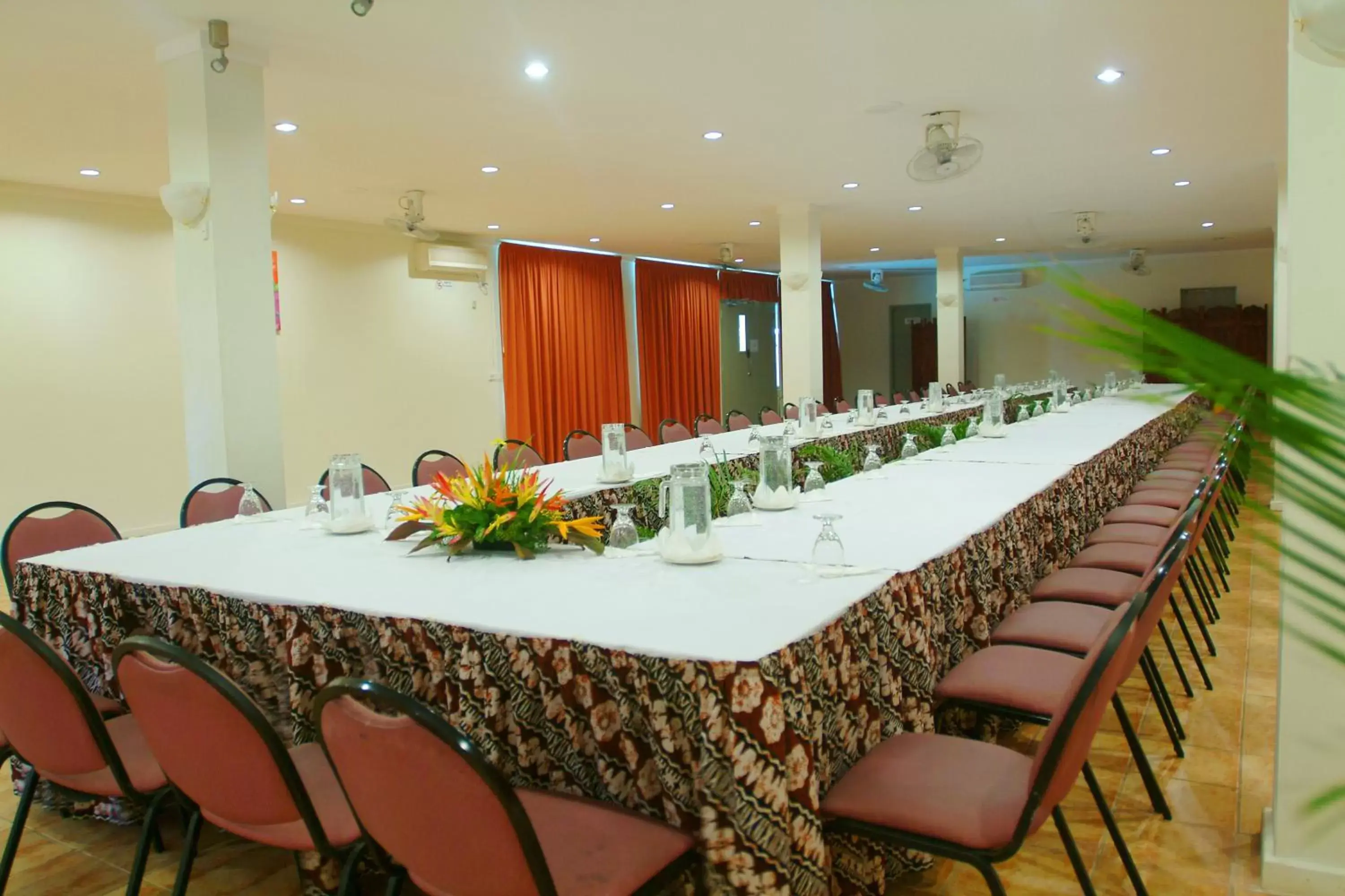 Business facilities in Hexagon International Hotel, Villas & Spa