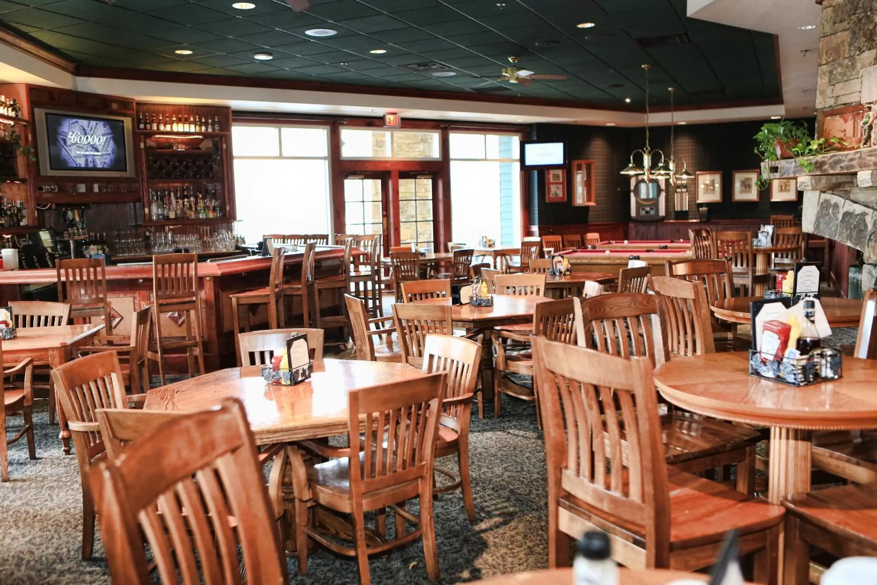 Lounge or bar, Restaurant/Places to Eat in Brasstown Valley Resort & Spa