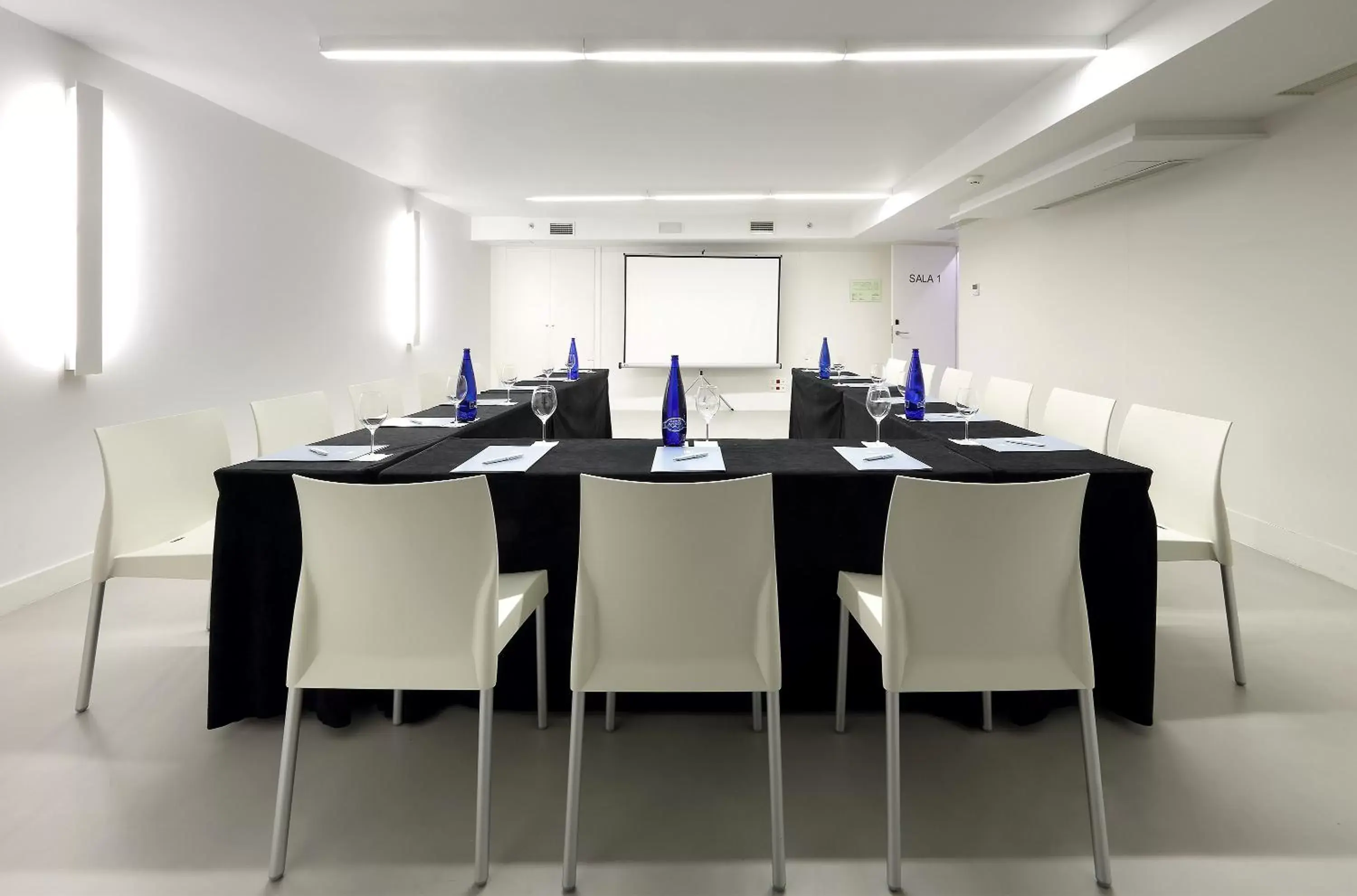 Meeting/conference room in Eurostars Central