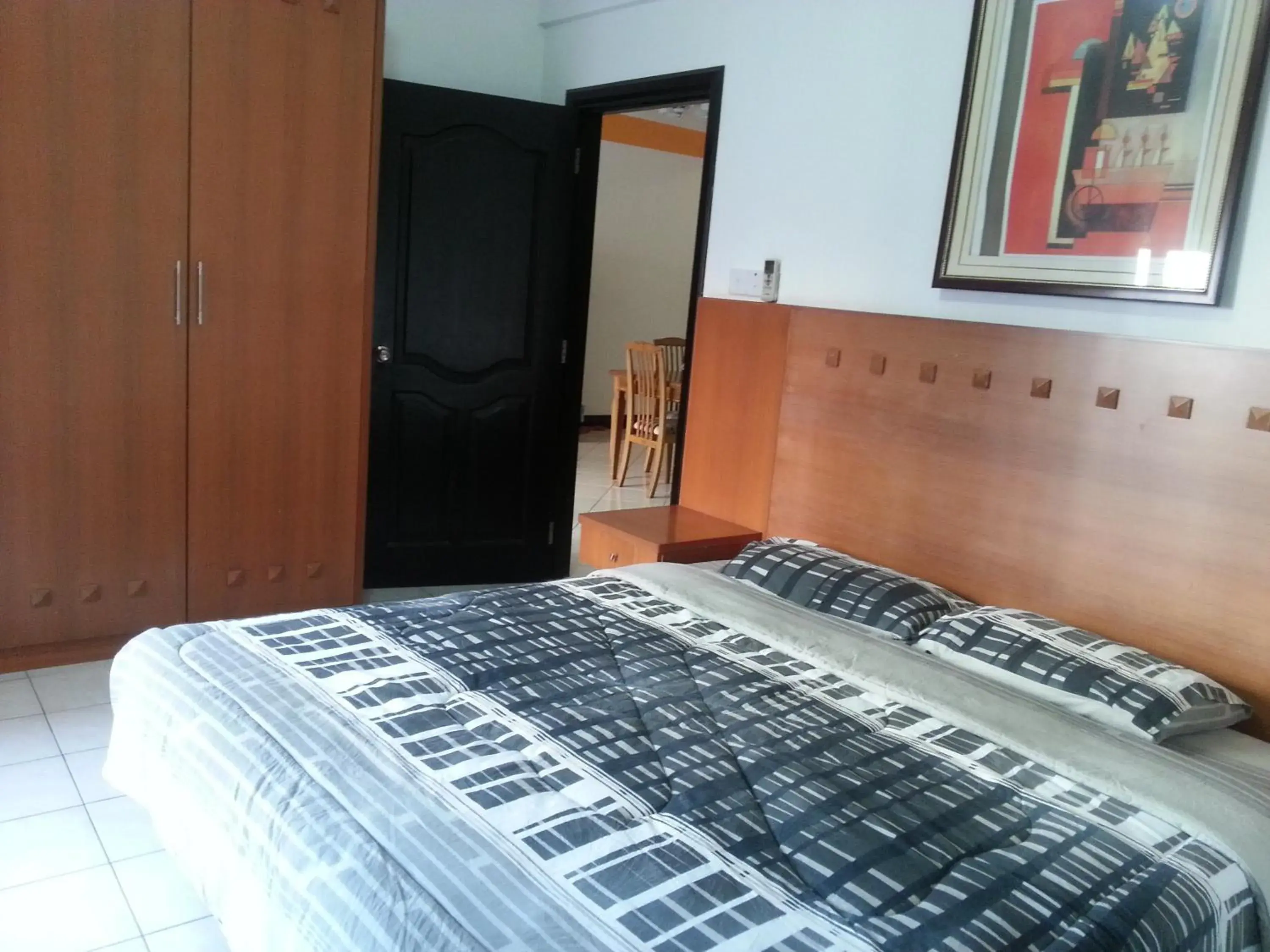 Bedroom, Bed in Dorcas Service Apartment - Marina Court