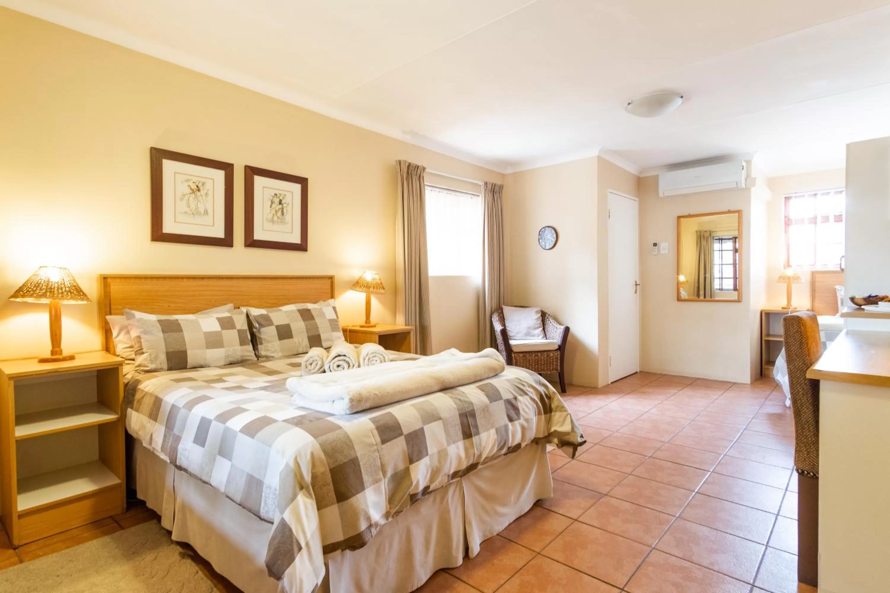 Photo of the whole room, Bed in Treetops Guesthouse