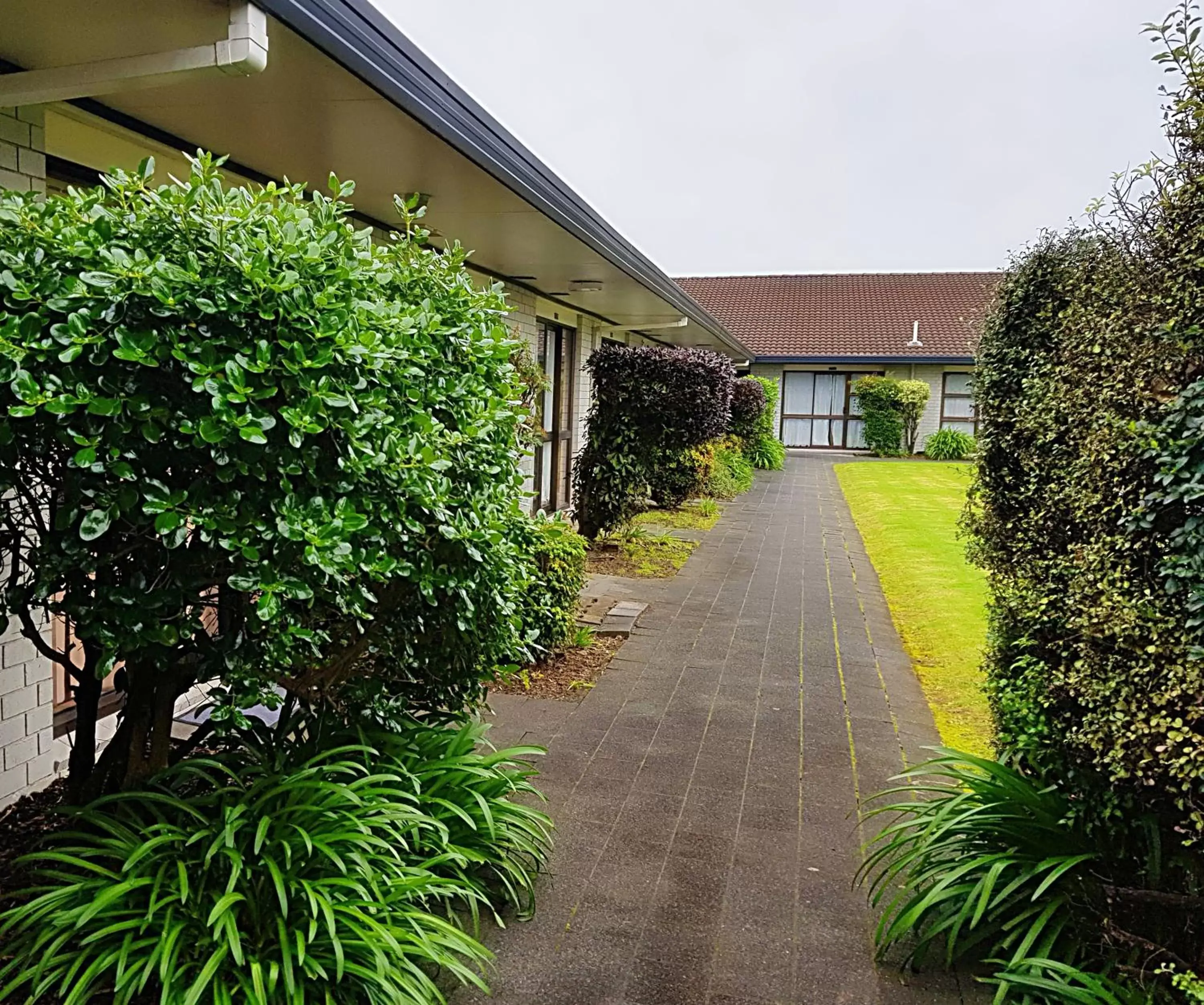 Garden, Property Building in Airport Garden Inn Hotel & Conference Centre