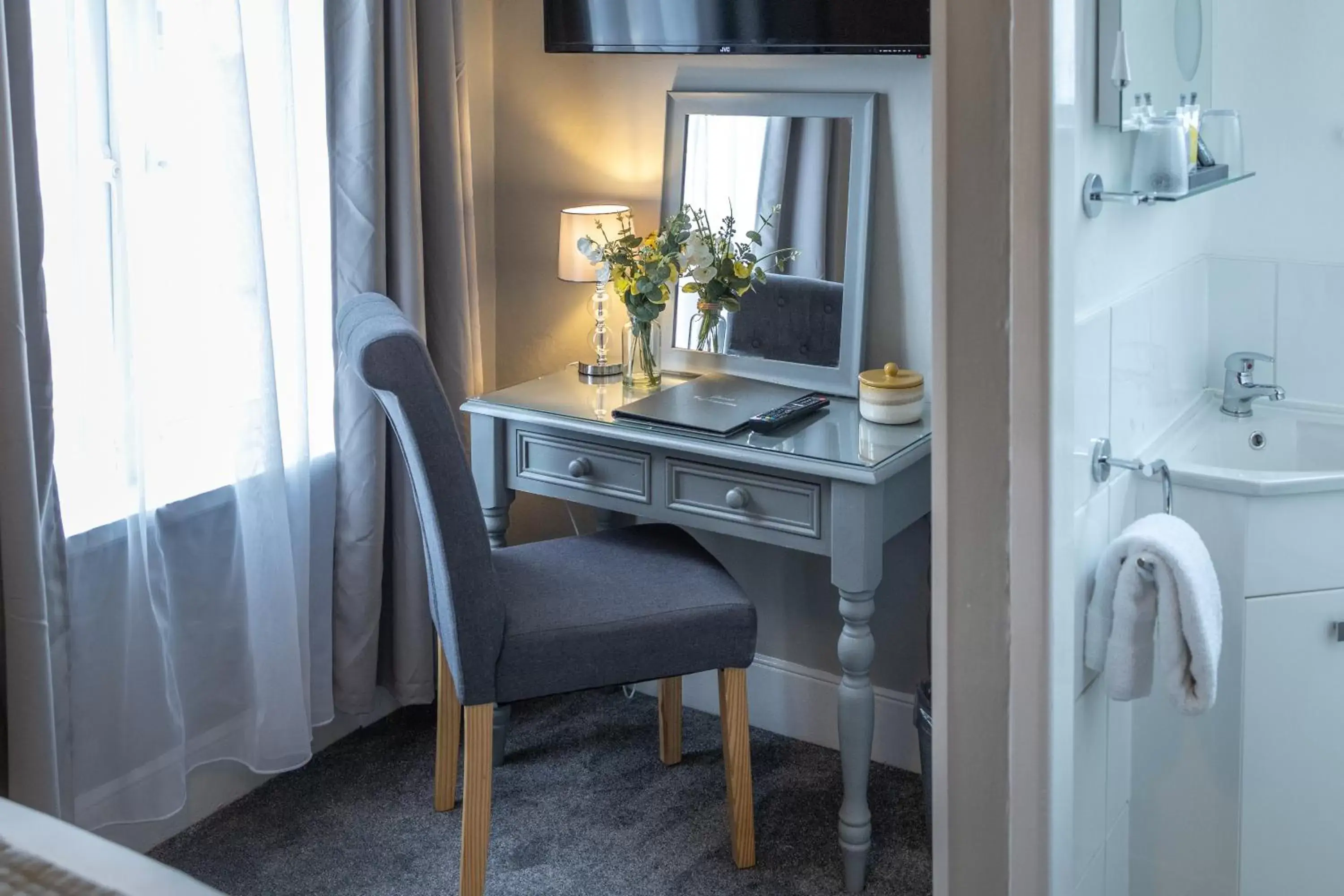 Bedroom, TV/Entertainment Center in Gloucester House