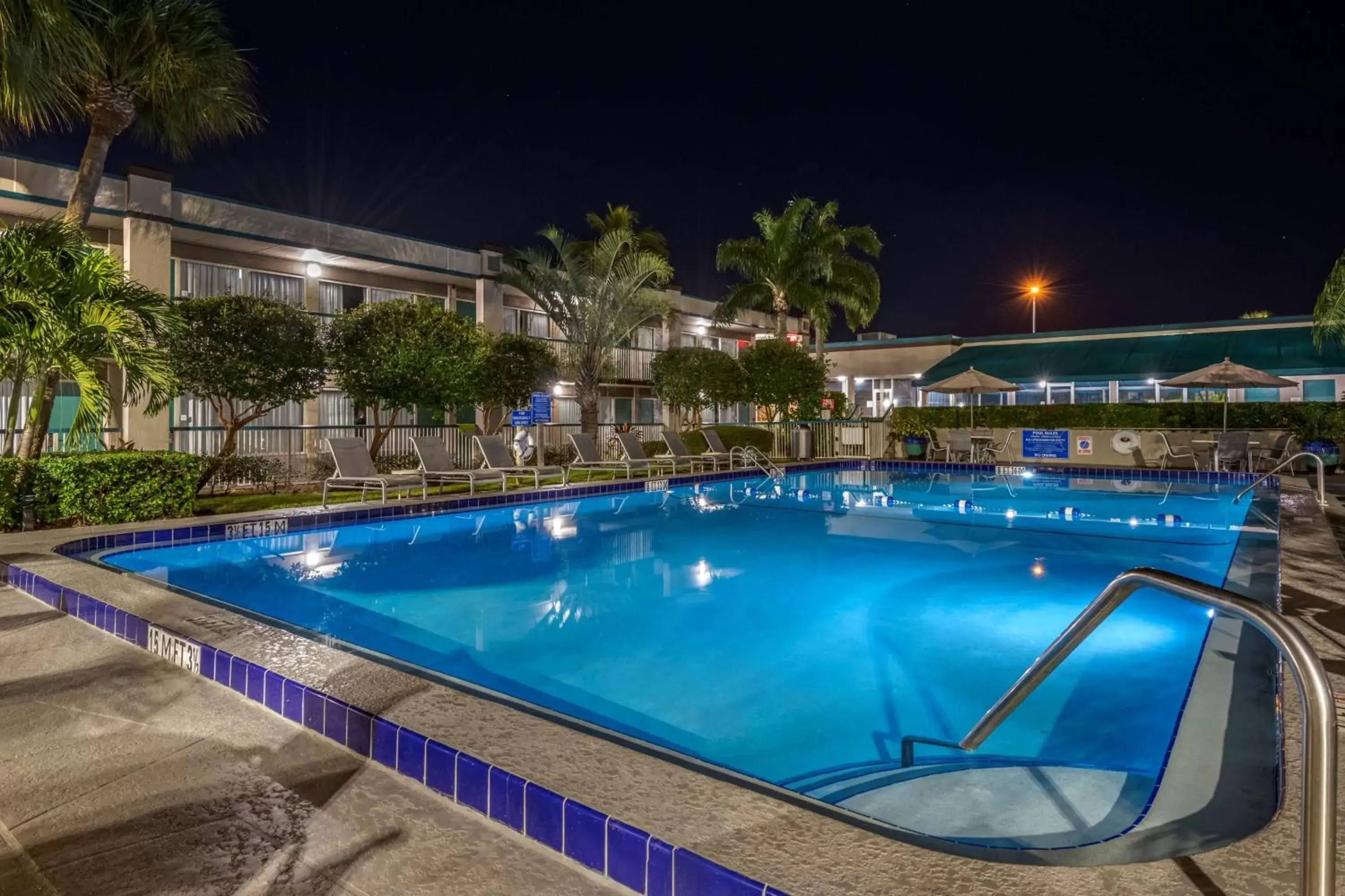 On site, Swimming Pool in Best Western Downtown Stuart