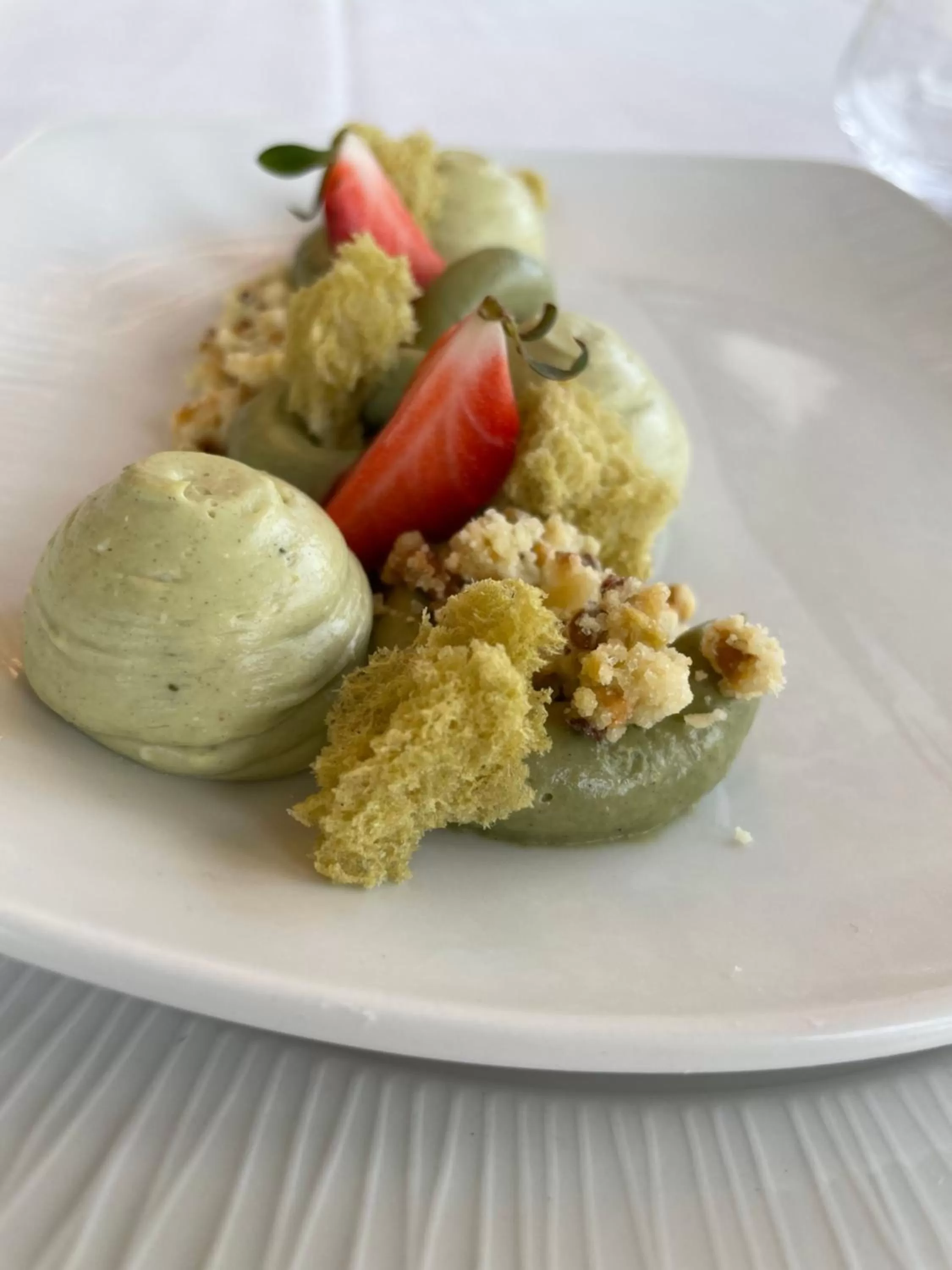 Food and drinks in Antico Borgo Molino 7cento vicino ai Giardini di Ninfa