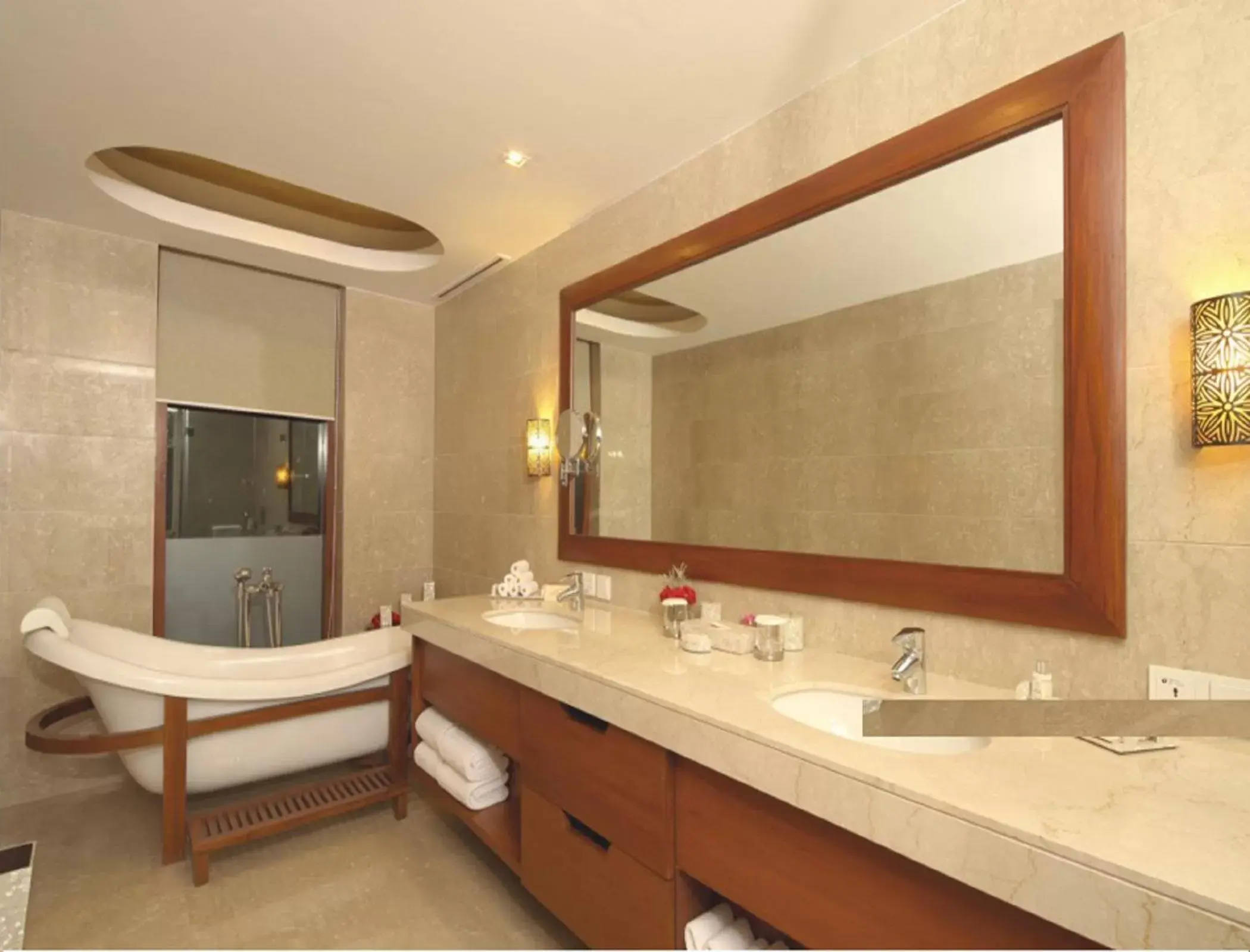 Bathroom in Jaypee Greens Golf and Spa Resort