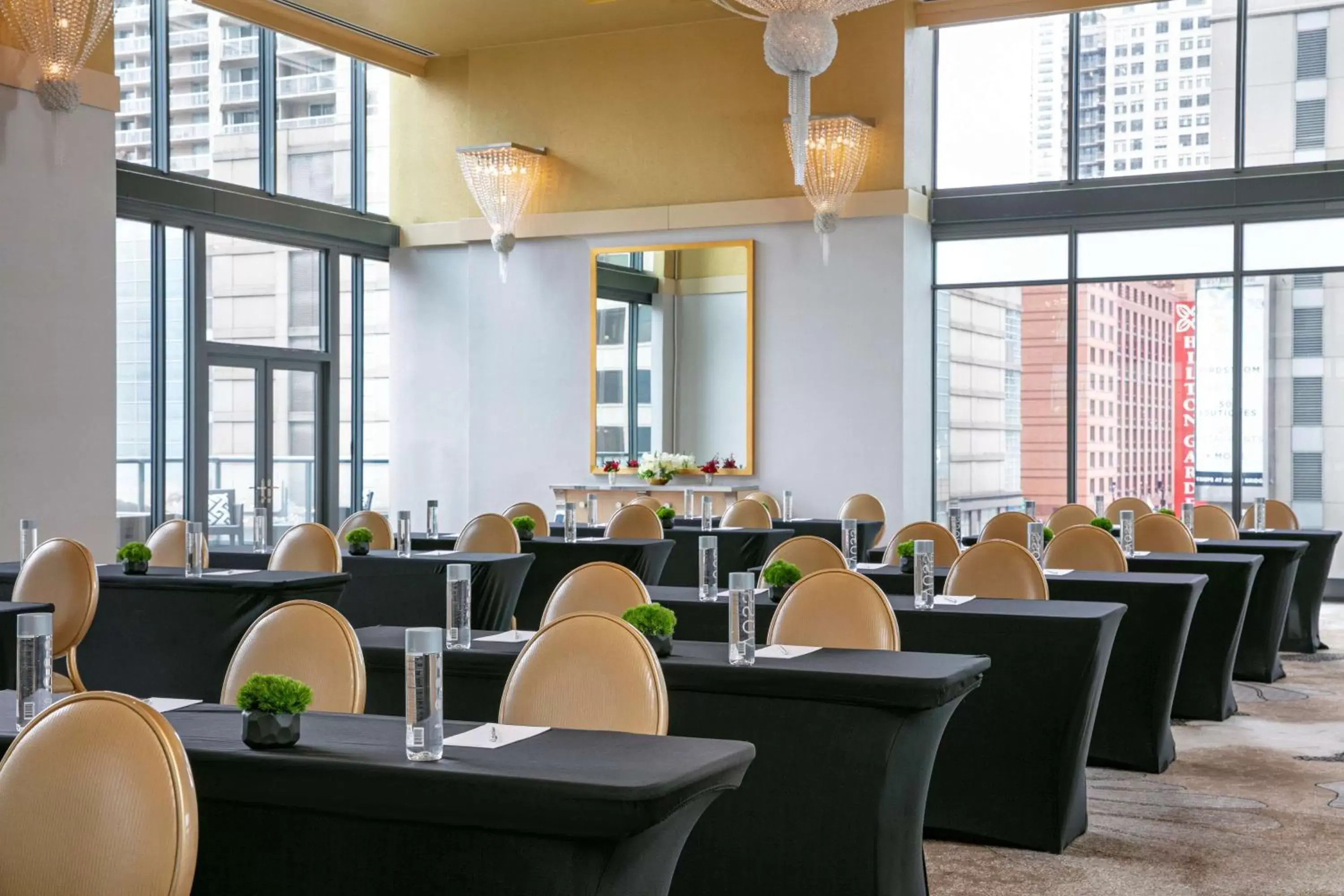 Banquet/Function facilities, Restaurant/Places to Eat in The Royal Sonesta Chicago River North