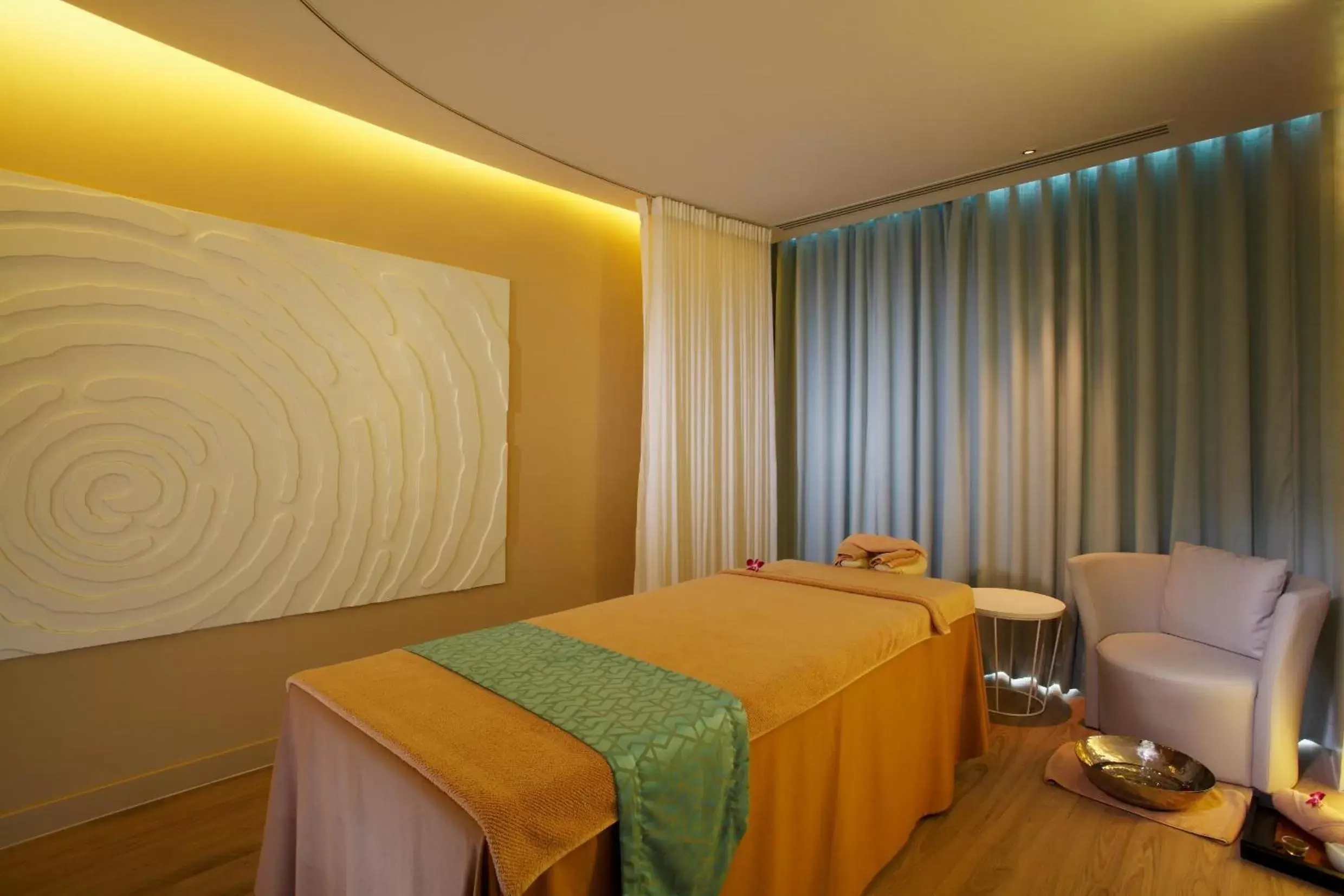 Spa and wellness centre/facilities, Bed in Centara Watergate Pavillion Hotel Bangkok